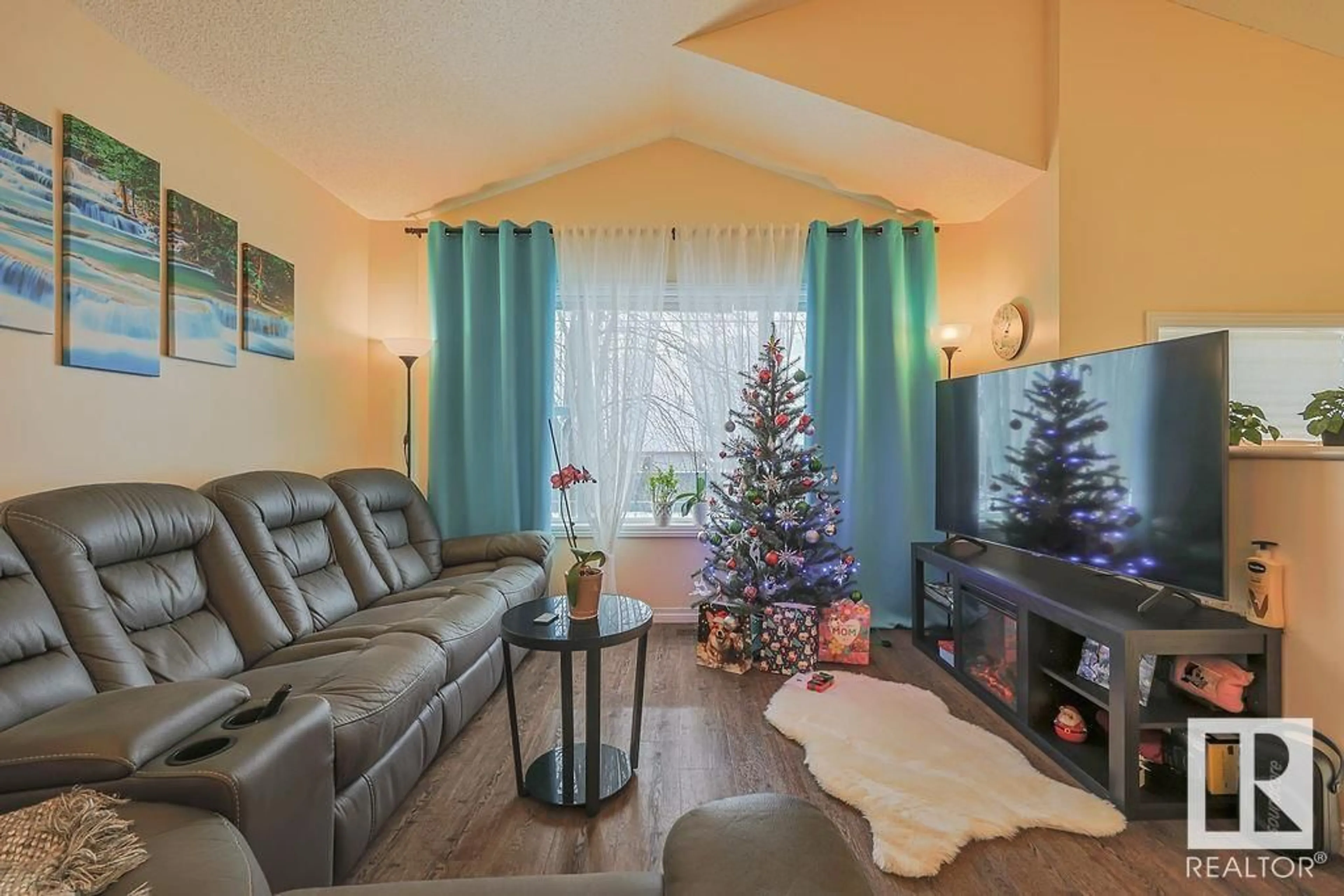 Living room with furniture, unknown for 1314 GRANT WY NW, Edmonton Alberta T5T6M8