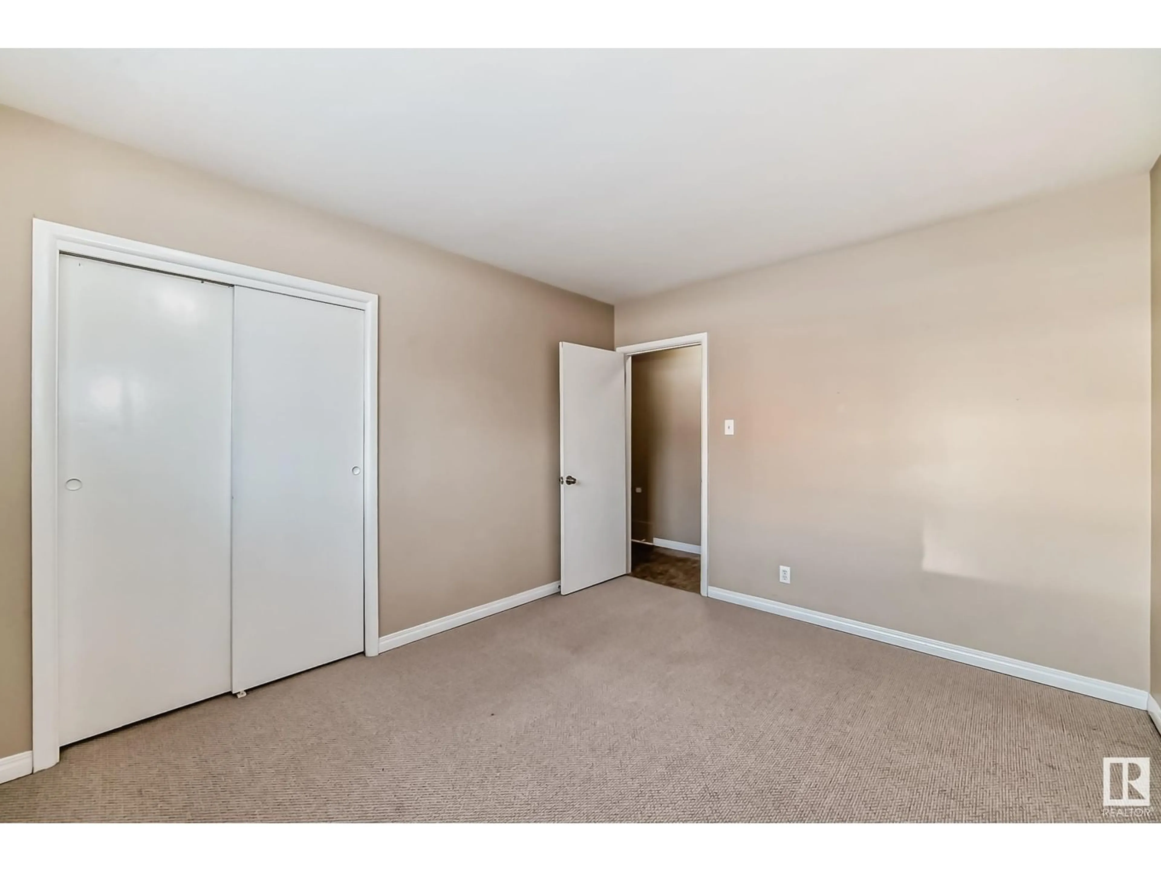 A pic of a room for #16 9740 62 ST NW, Edmonton Alberta T6B1P6