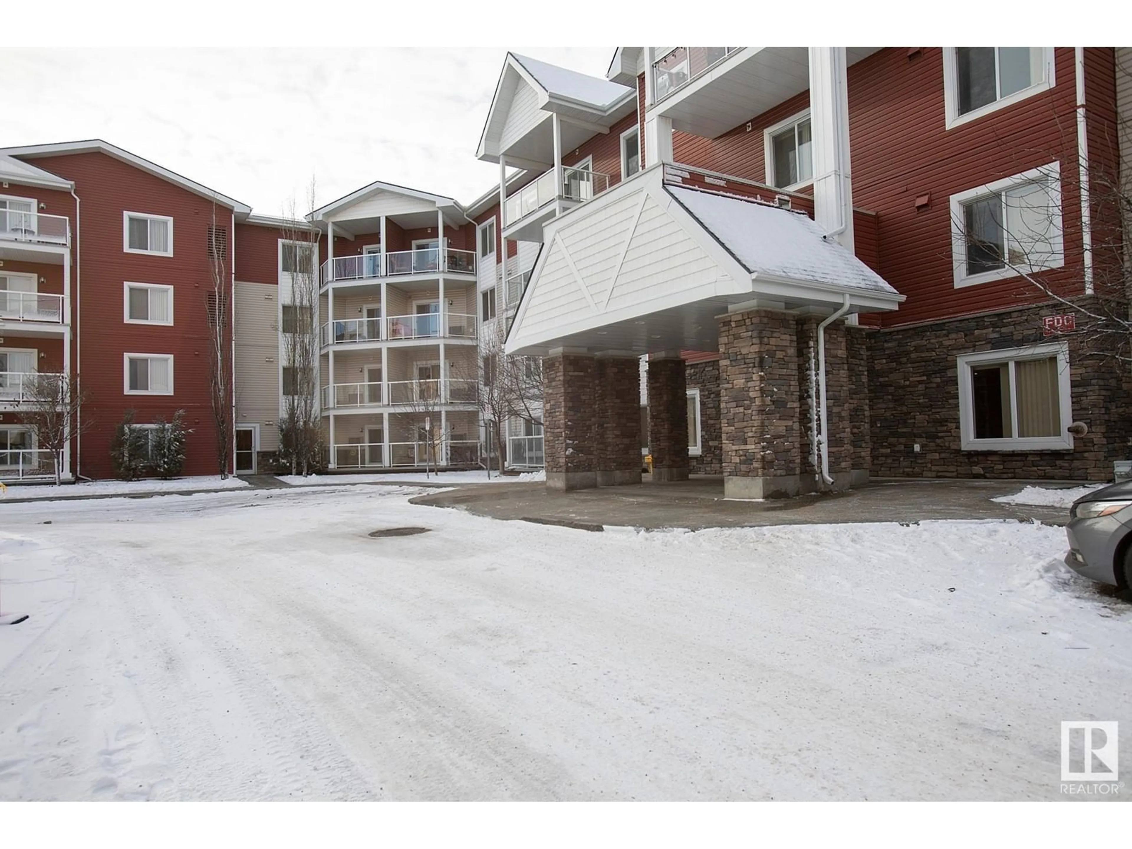 Indoor foyer for #305 2229 44 AV NW, Edmonton Alberta T6T0W6