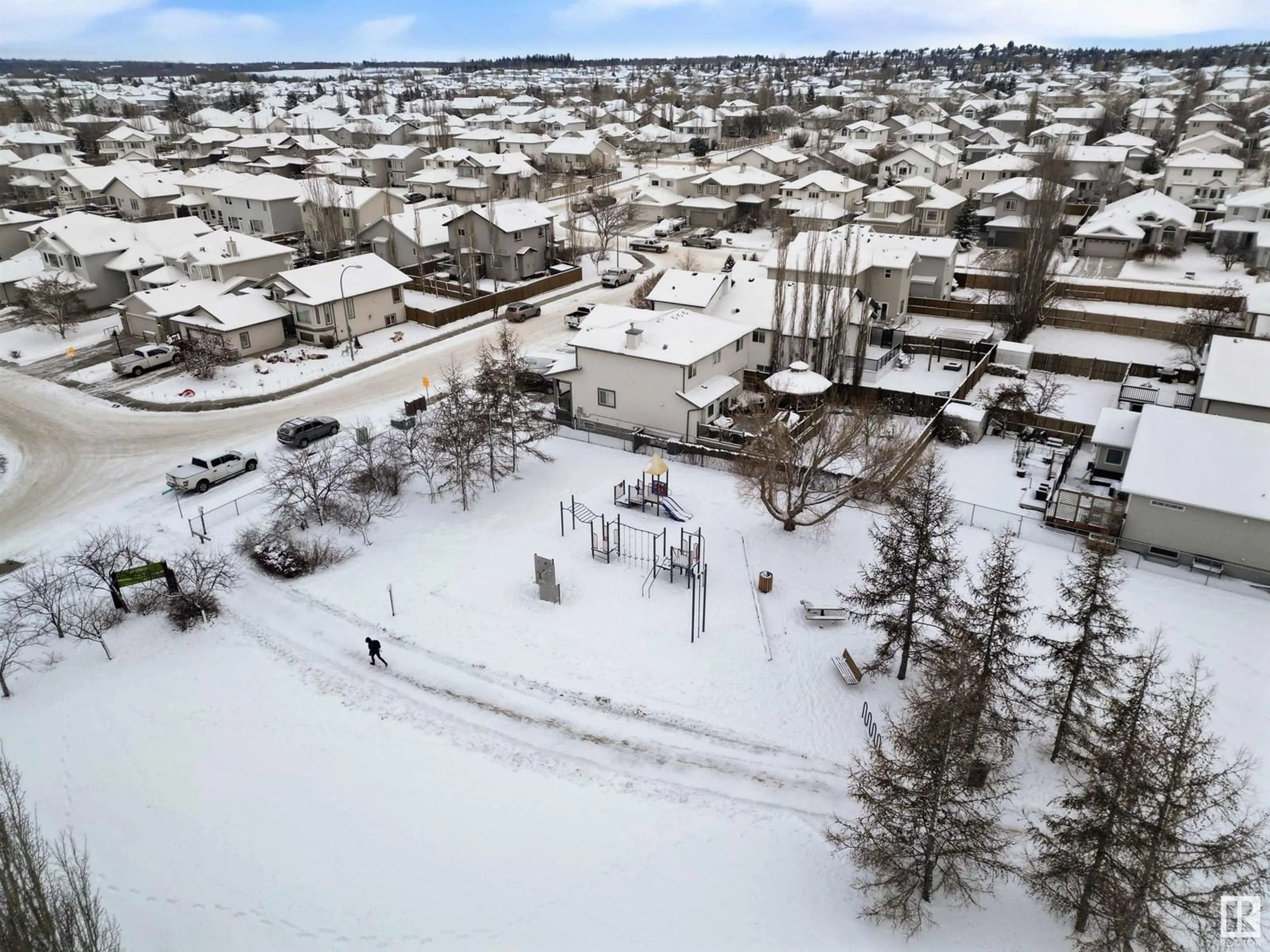 A pic from outside/outdoor area/front of a property/back of a property/a pic from drone, street for 70 SUNFLOWER LN, Sherwood Park Alberta T8H2M3