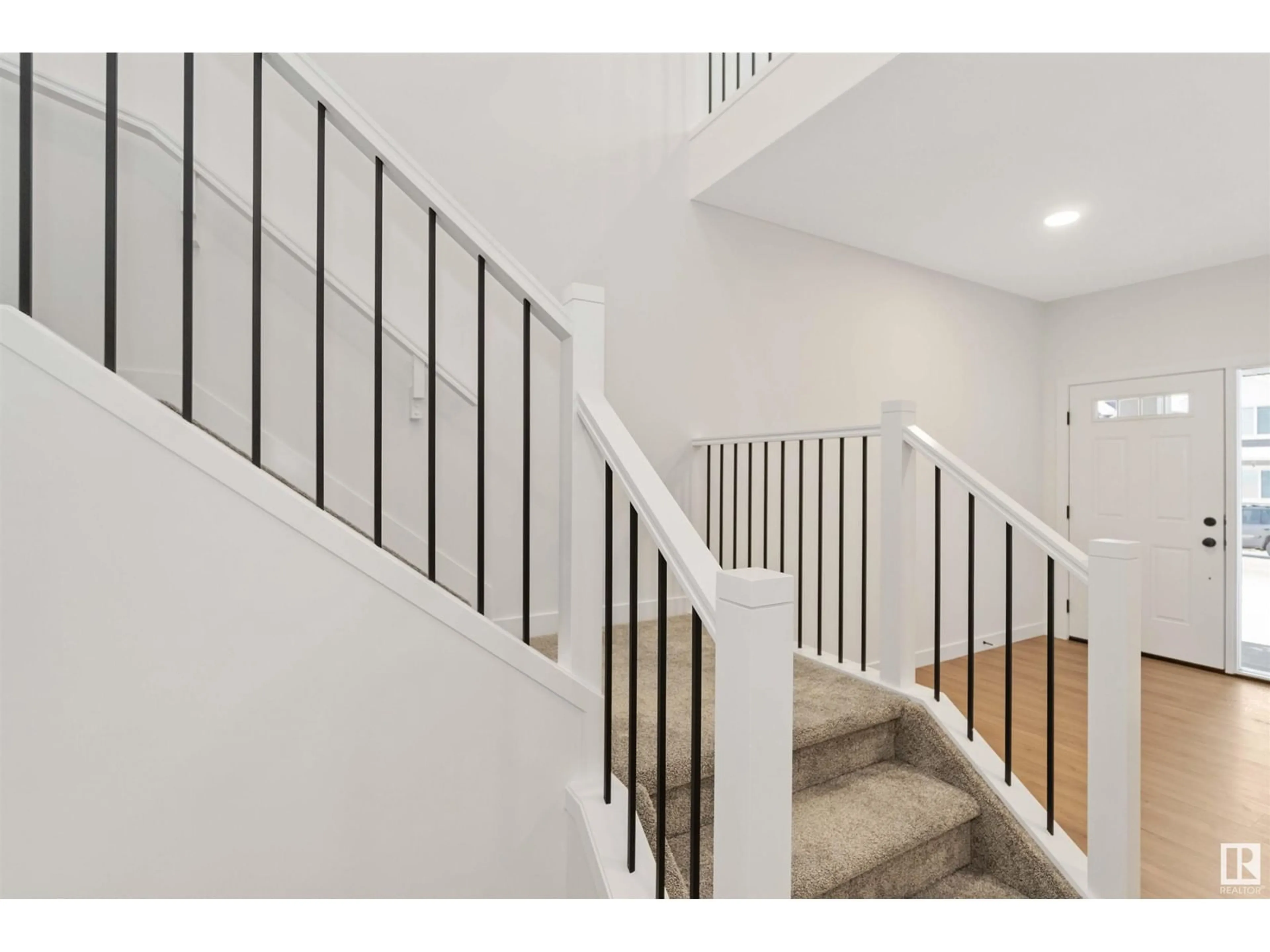 Stairs for 17712 70 ST NW, Edmonton Alberta T5Z0W6