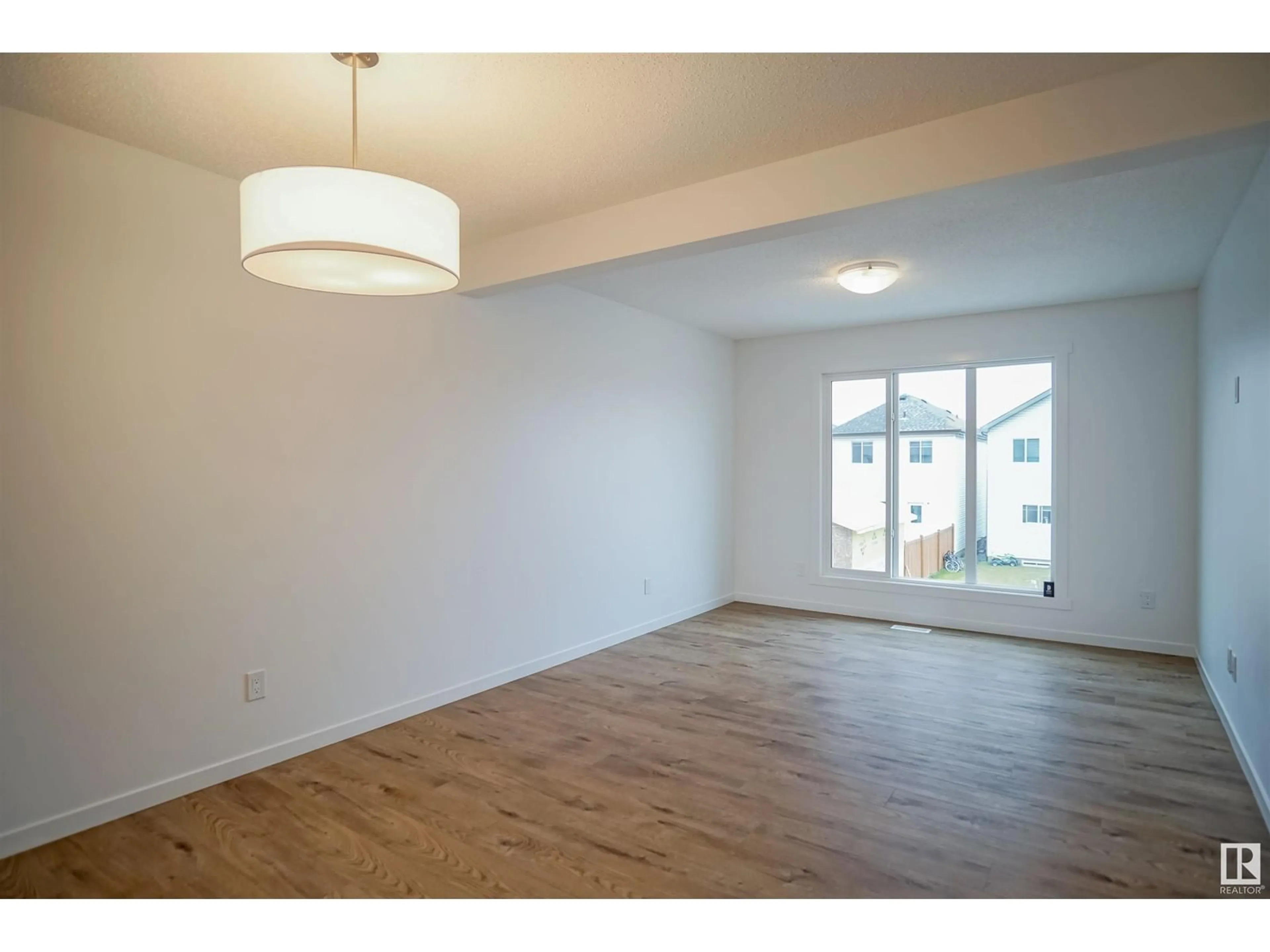 A pic of a room for 7044 ROSENTHAL DR NW, Edmonton Alberta T5T7N9