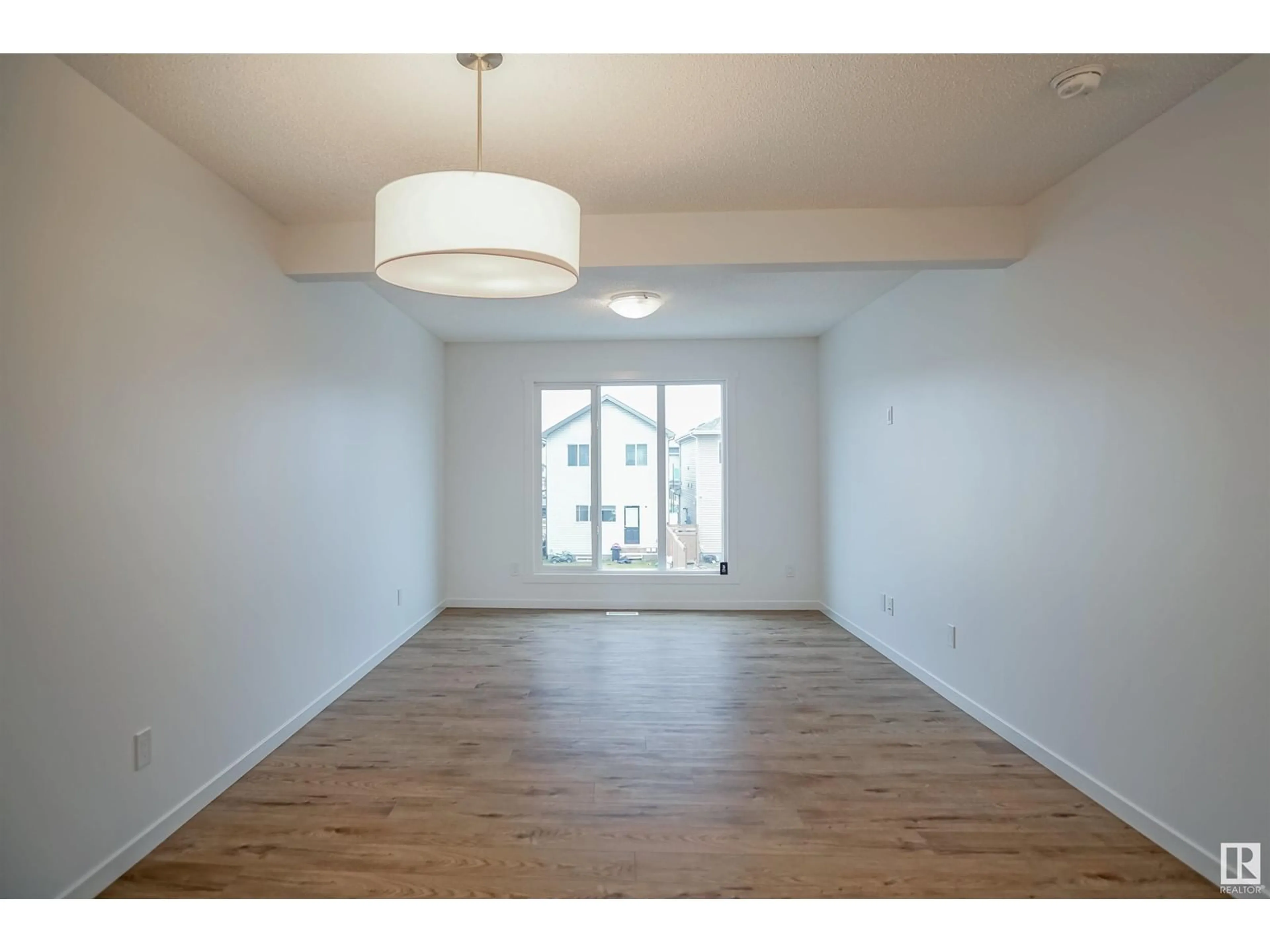 A pic of a room for 7044 ROSENTHAL DR NW, Edmonton Alberta T5T7N9