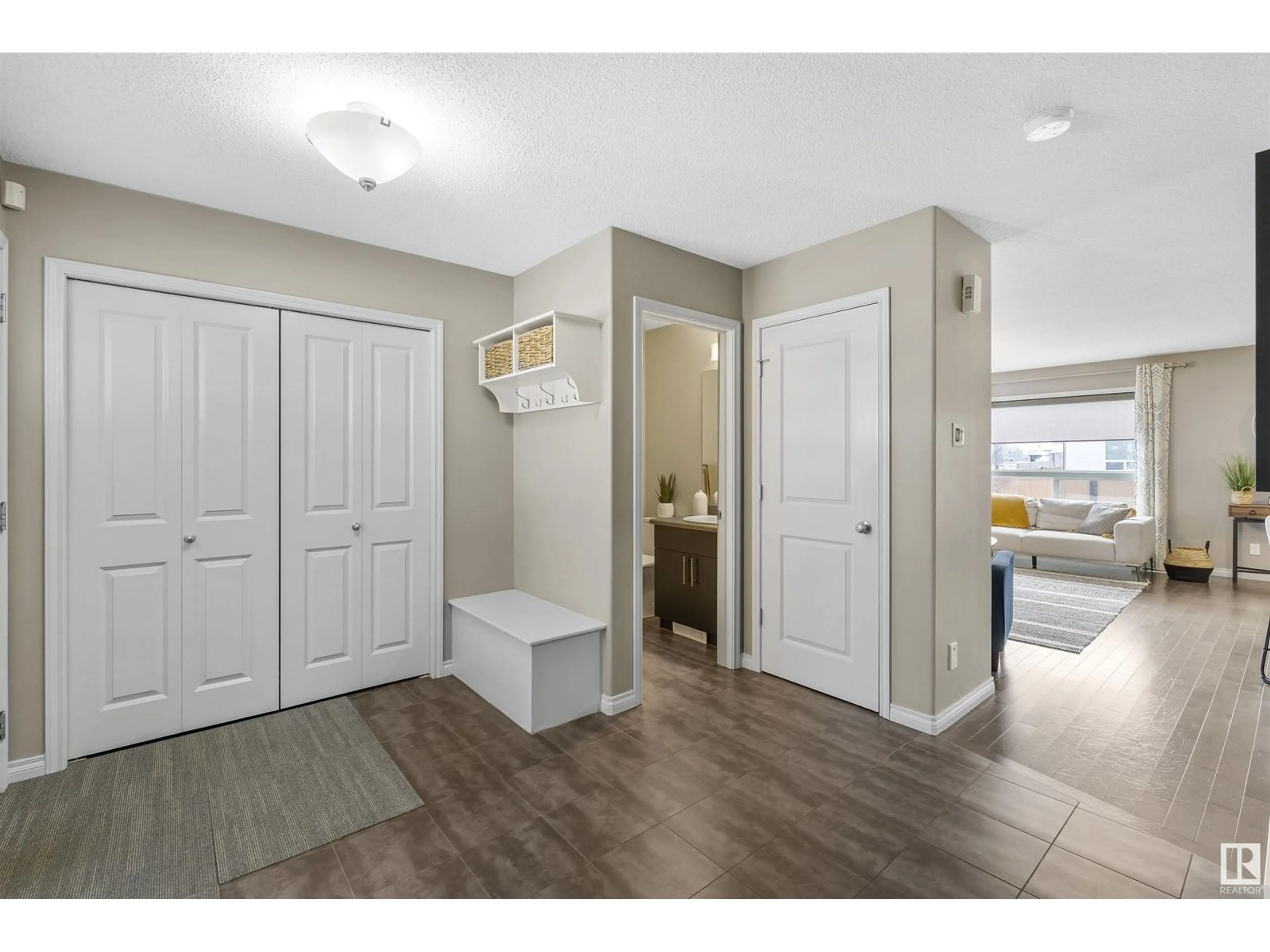 Indoor entryway for 2 NORTON AV, St. Albert Alberta T8N4C2