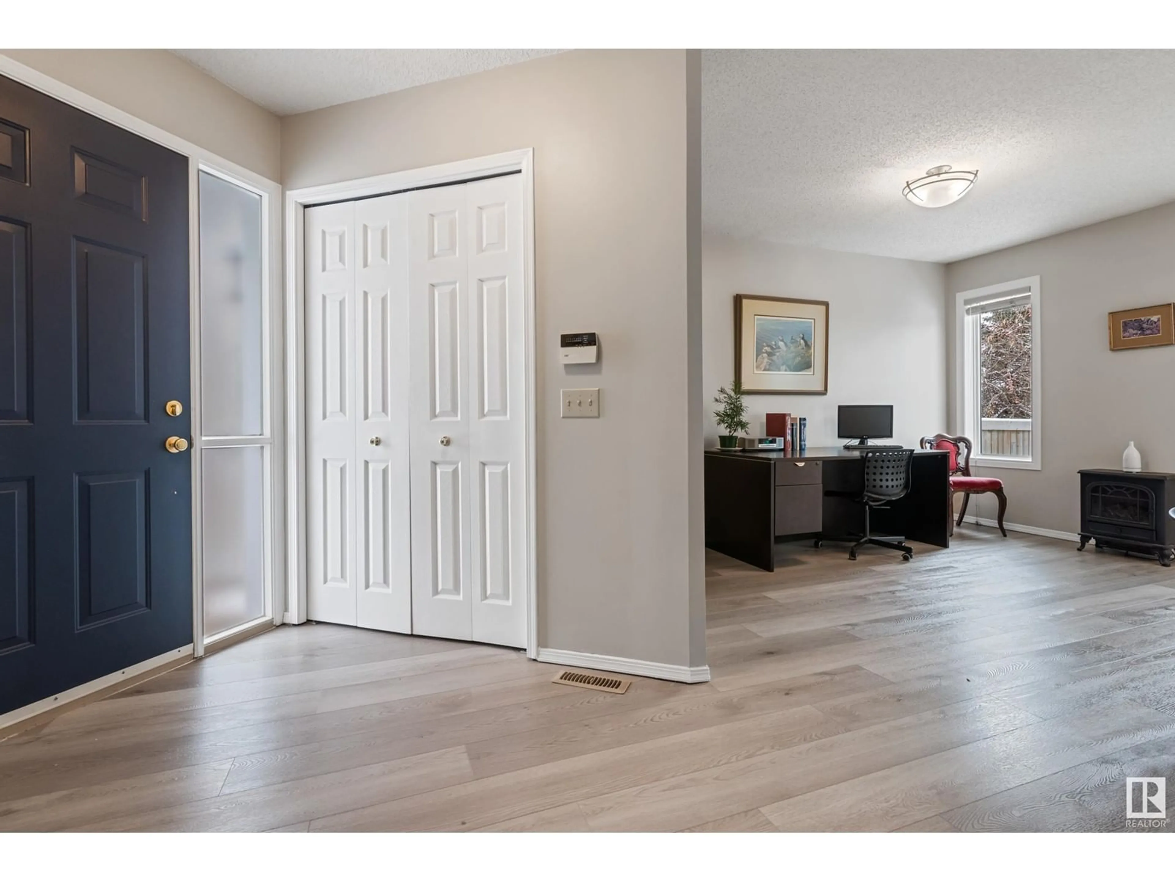 Indoor entryway for #179 St. Andrews DR, Stony Plain Alberta T7Z1K9