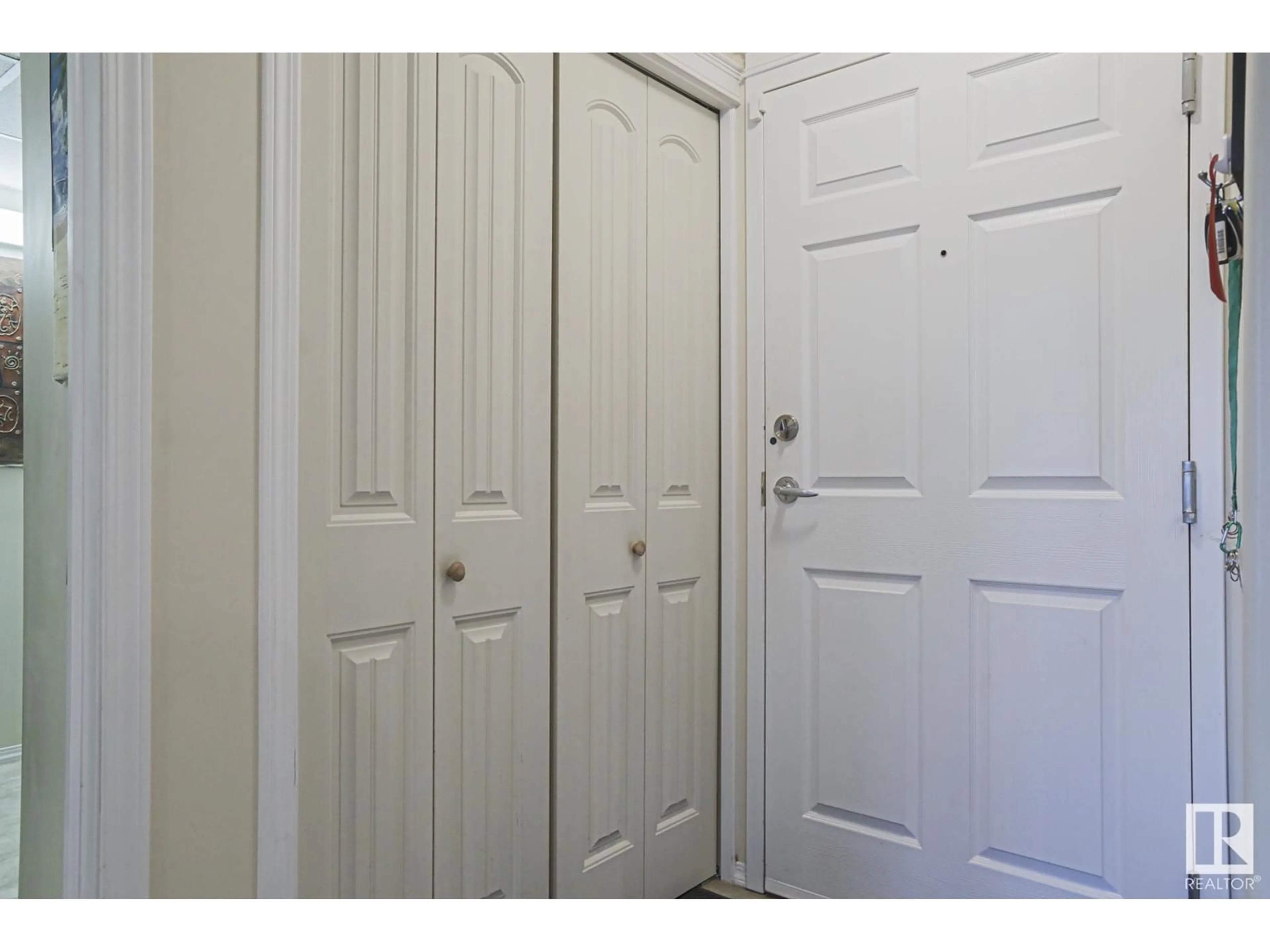 Indoor entryway for #409 - 261 YOUVILLE DR, Edmonton Alberta T6L7H3