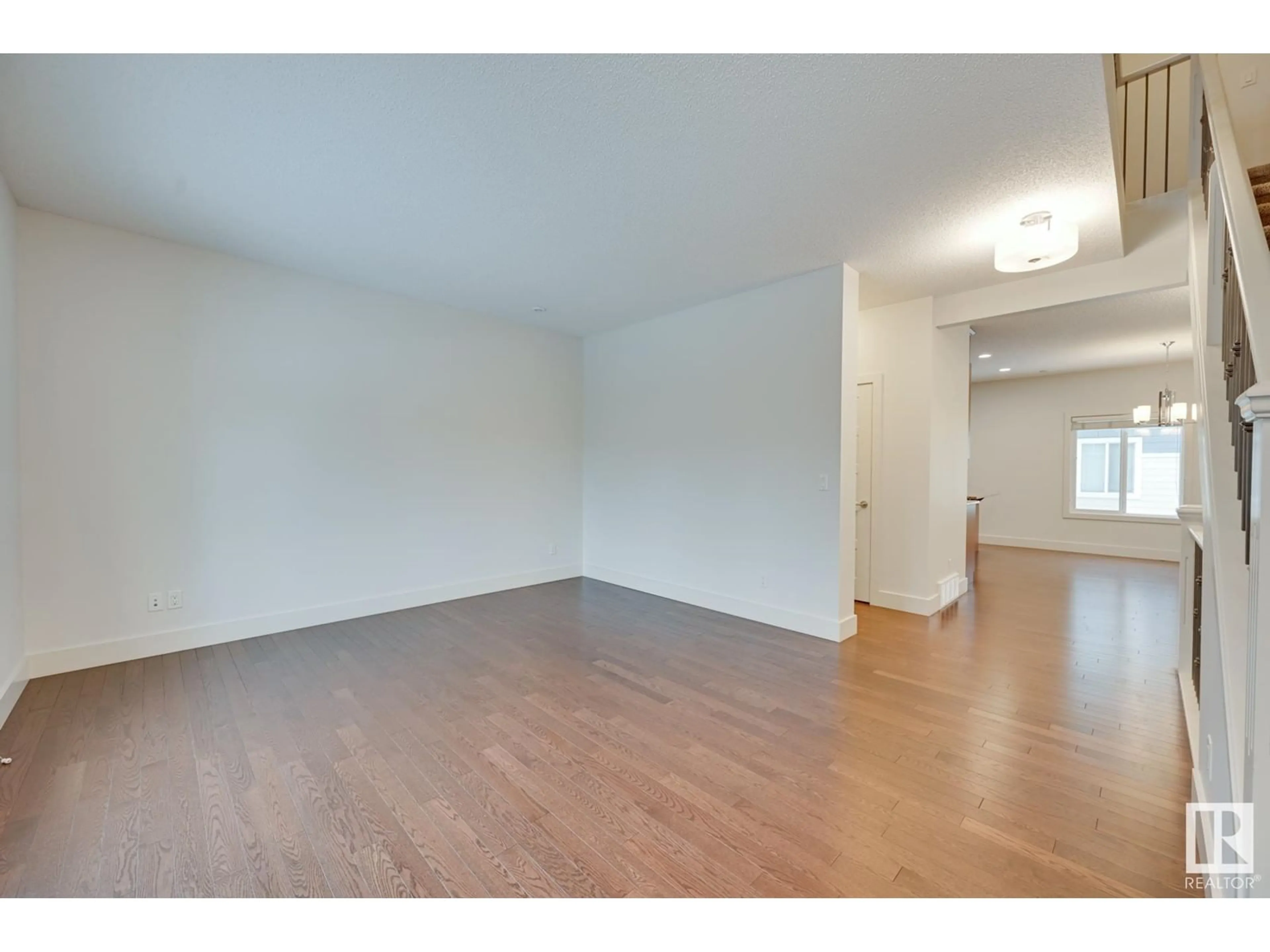 A pic of a room for #36 2003 RABBIT HILL RD NW, Edmonton Alberta T6R0R7