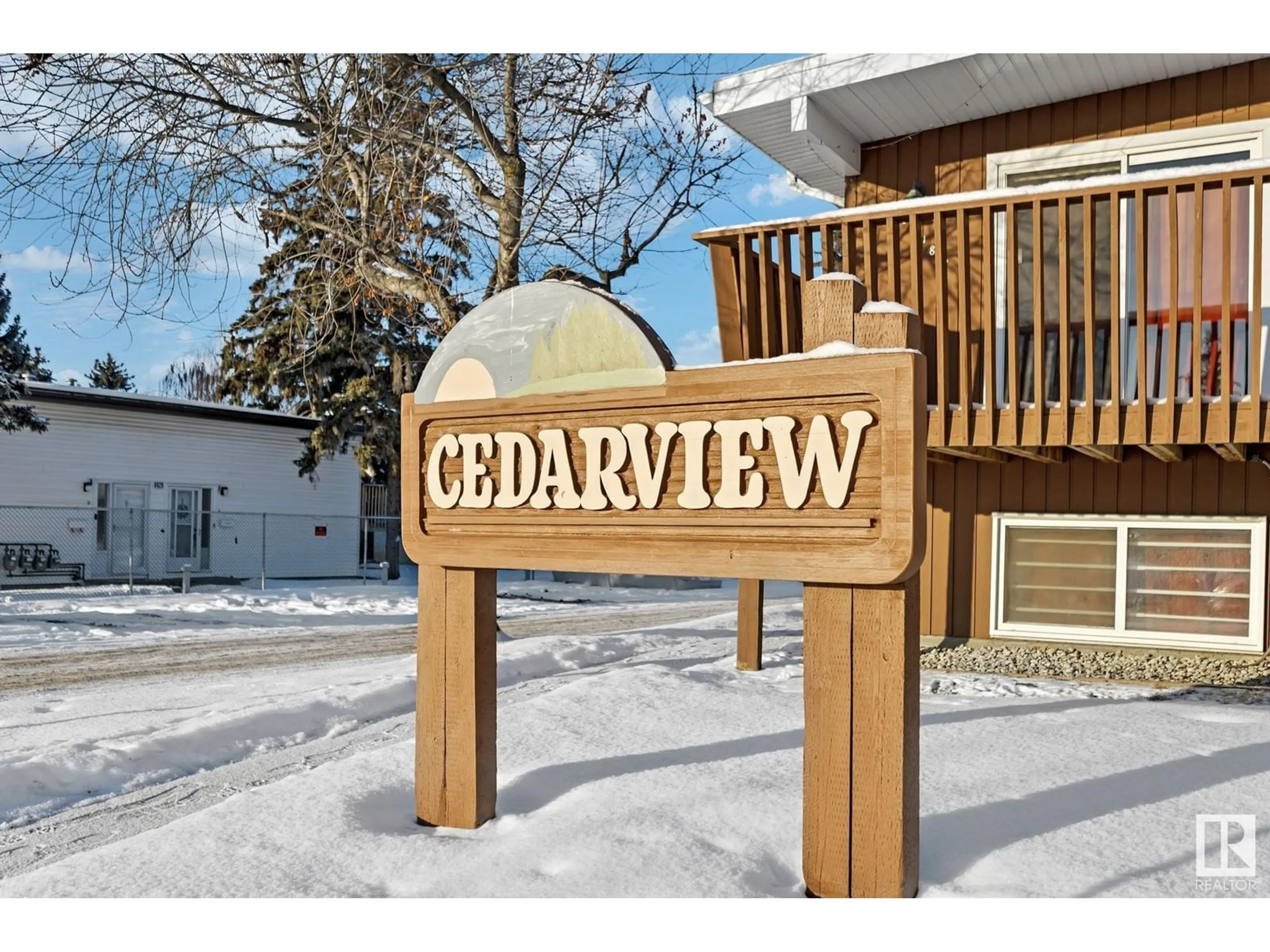 Indoor entryway for 8918D 144 AV NW, Edmonton Alberta T5E5V4