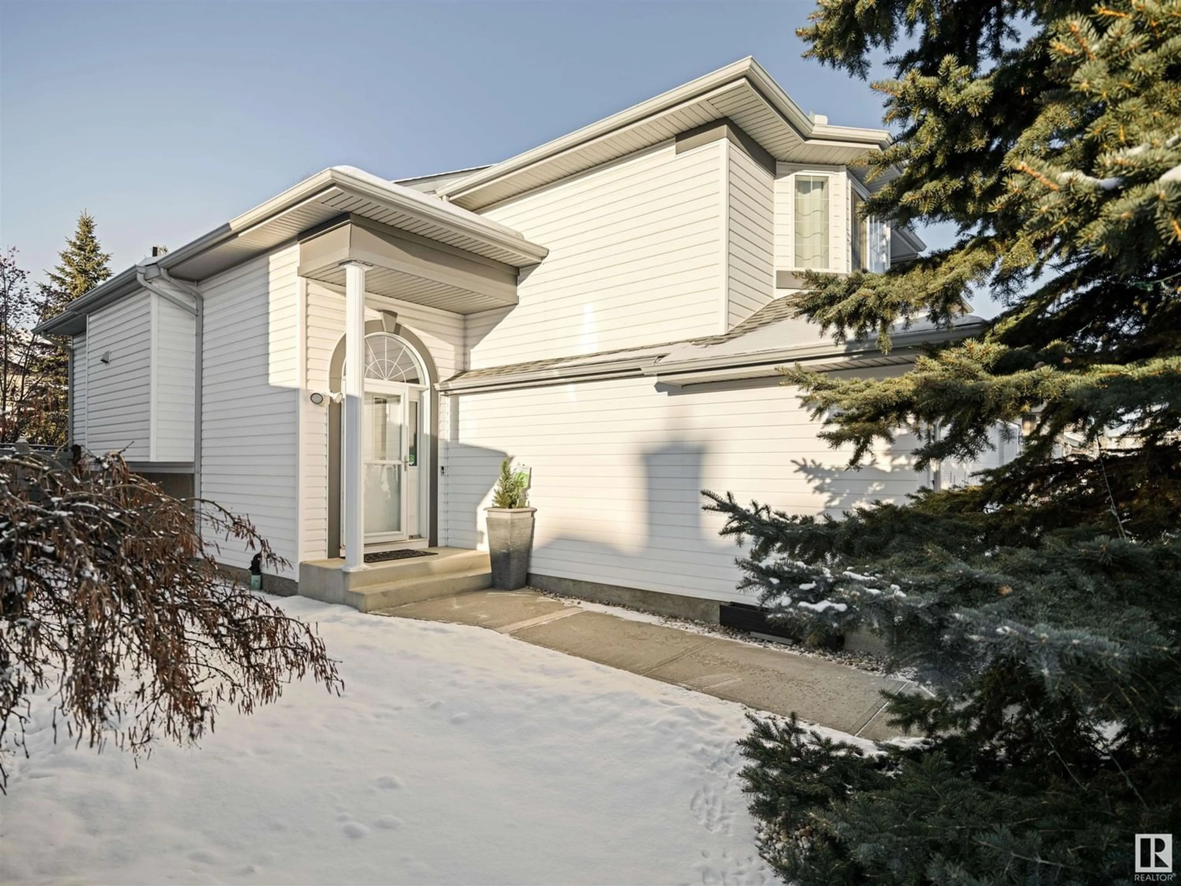 Home with vinyl exterior material, street for 3316 MCPHADDEN CL SW, Edmonton Alberta T6W1L2