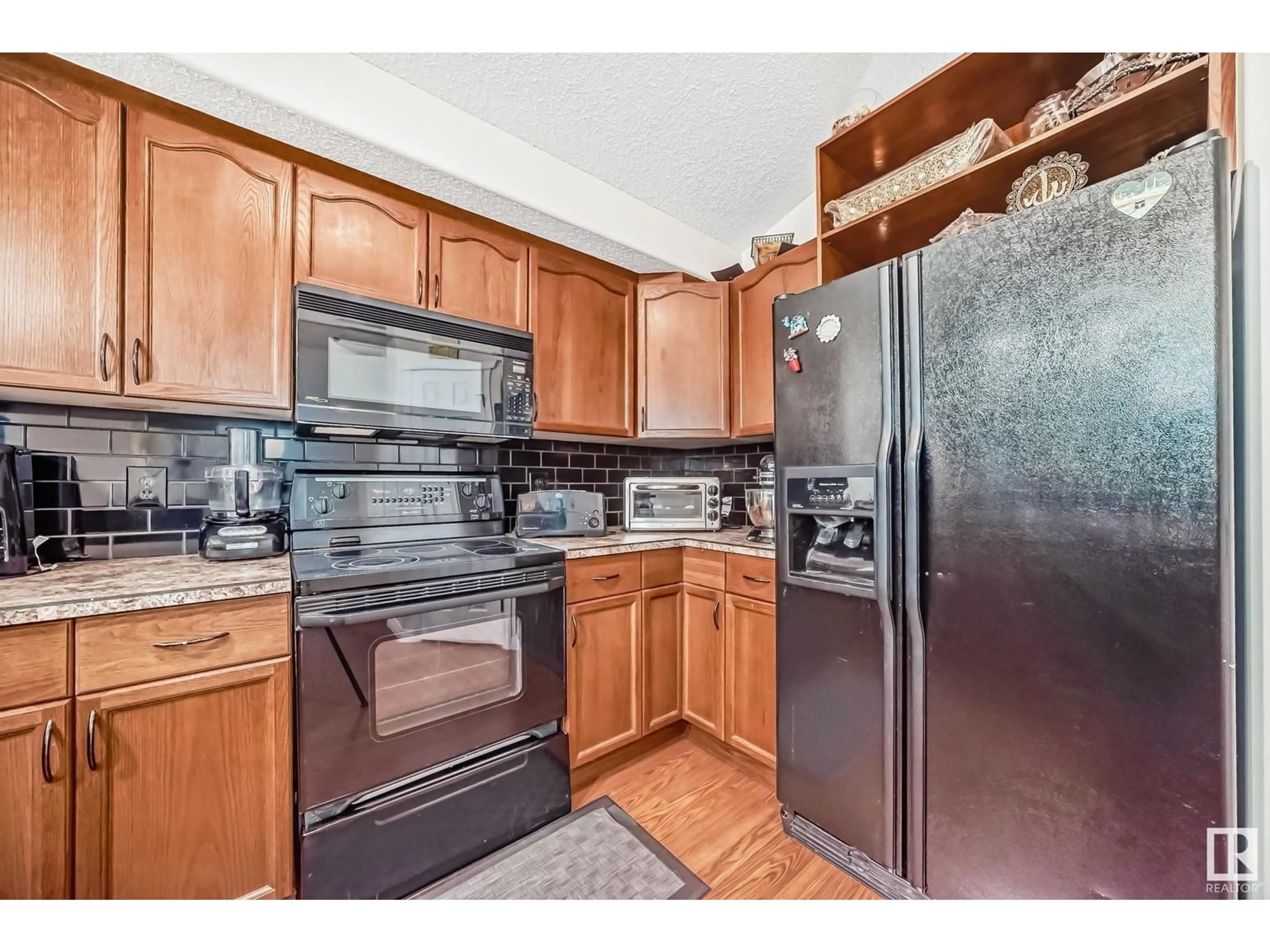 Standard kitchen, unknown for 11216 167B AV NW, Edmonton Alberta T5X6J6