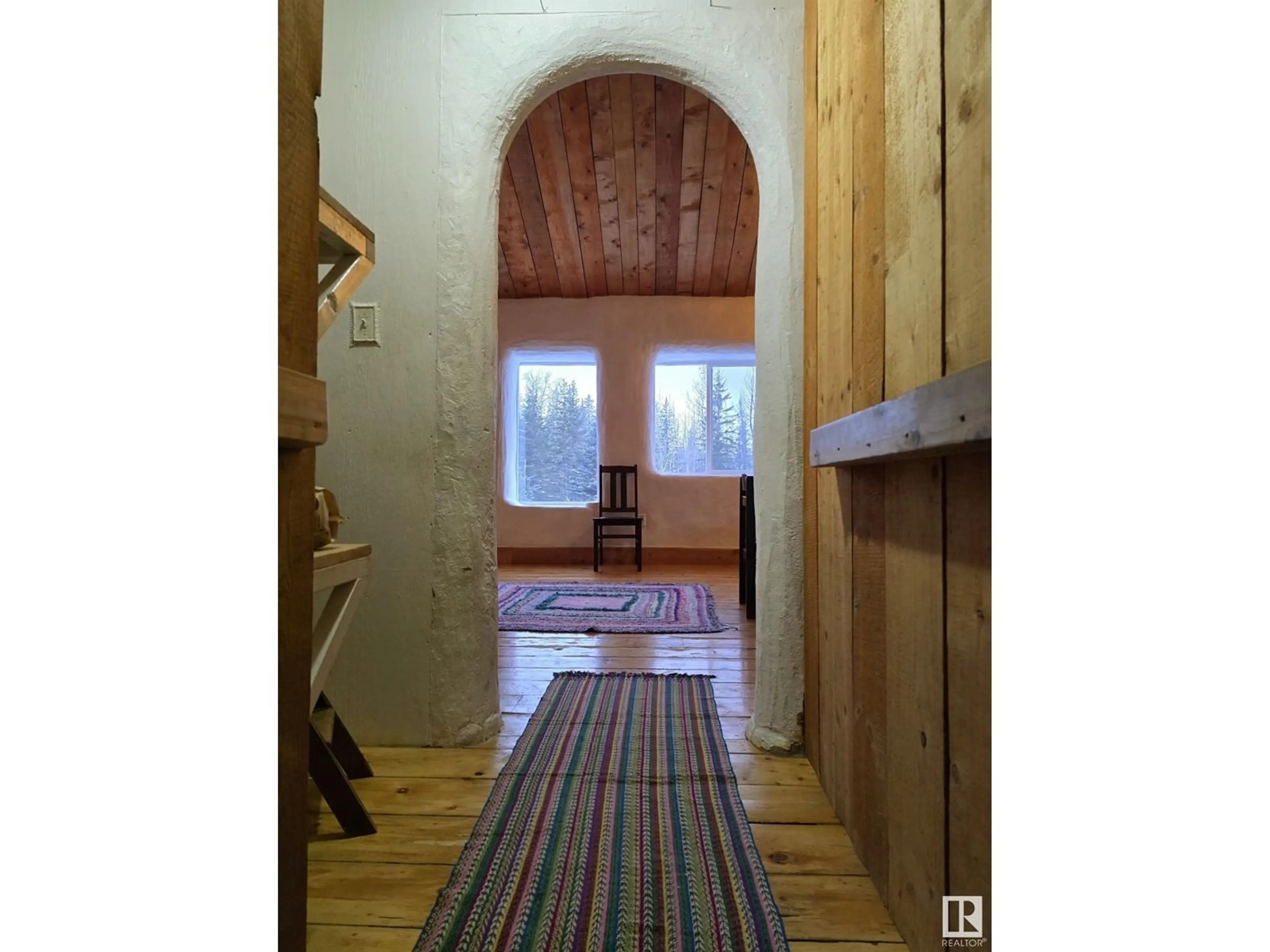 Indoor entryway for 31 & 33 RGE ROAD 21, Rural Parkland County Alberta T7Y2N4