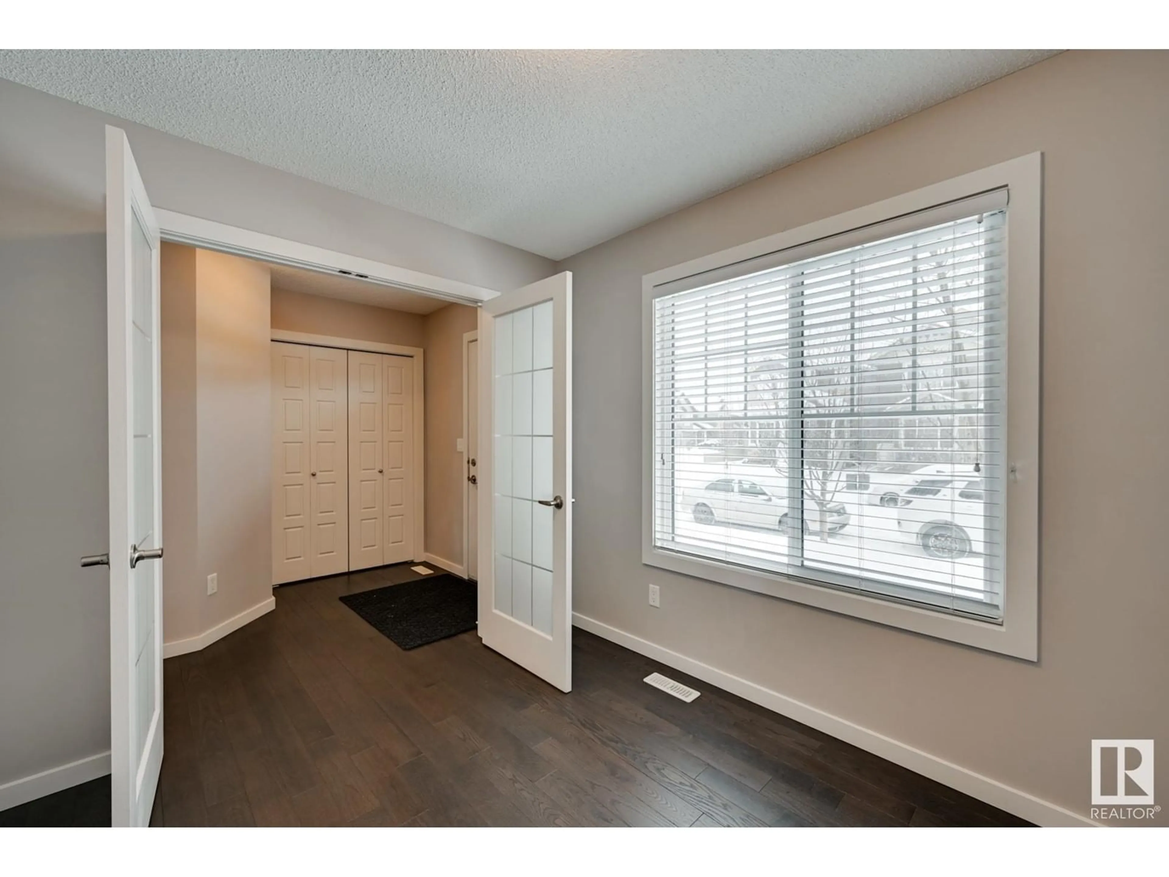 Indoor entryway for 5442 CRABAPPLE LO SW, Edmonton Alberta T6X1S5