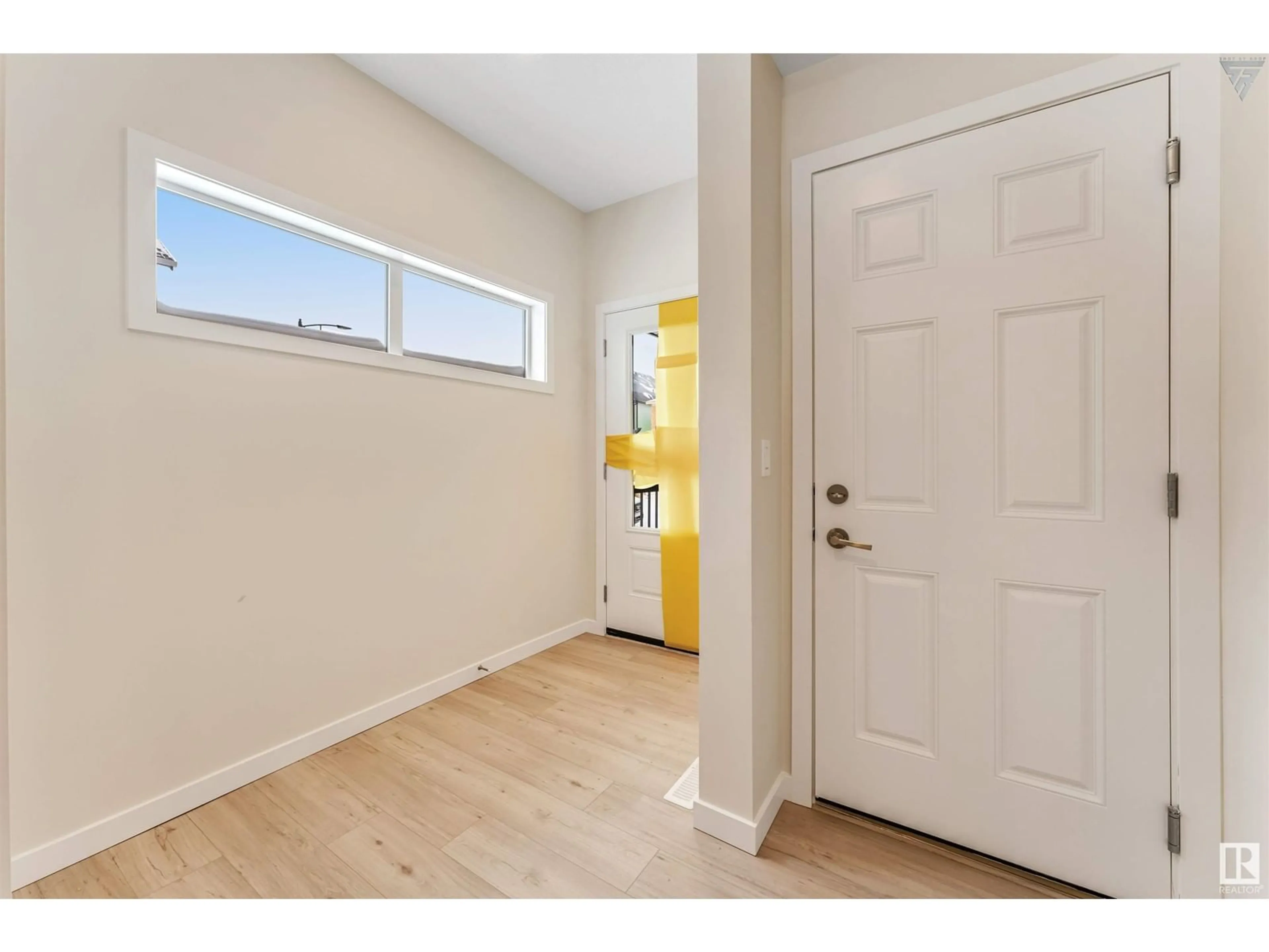 Indoor entryway for 2118 MUCKLEPLUM CRESCENT SW SW, Edmonton Alberta T6X3H1