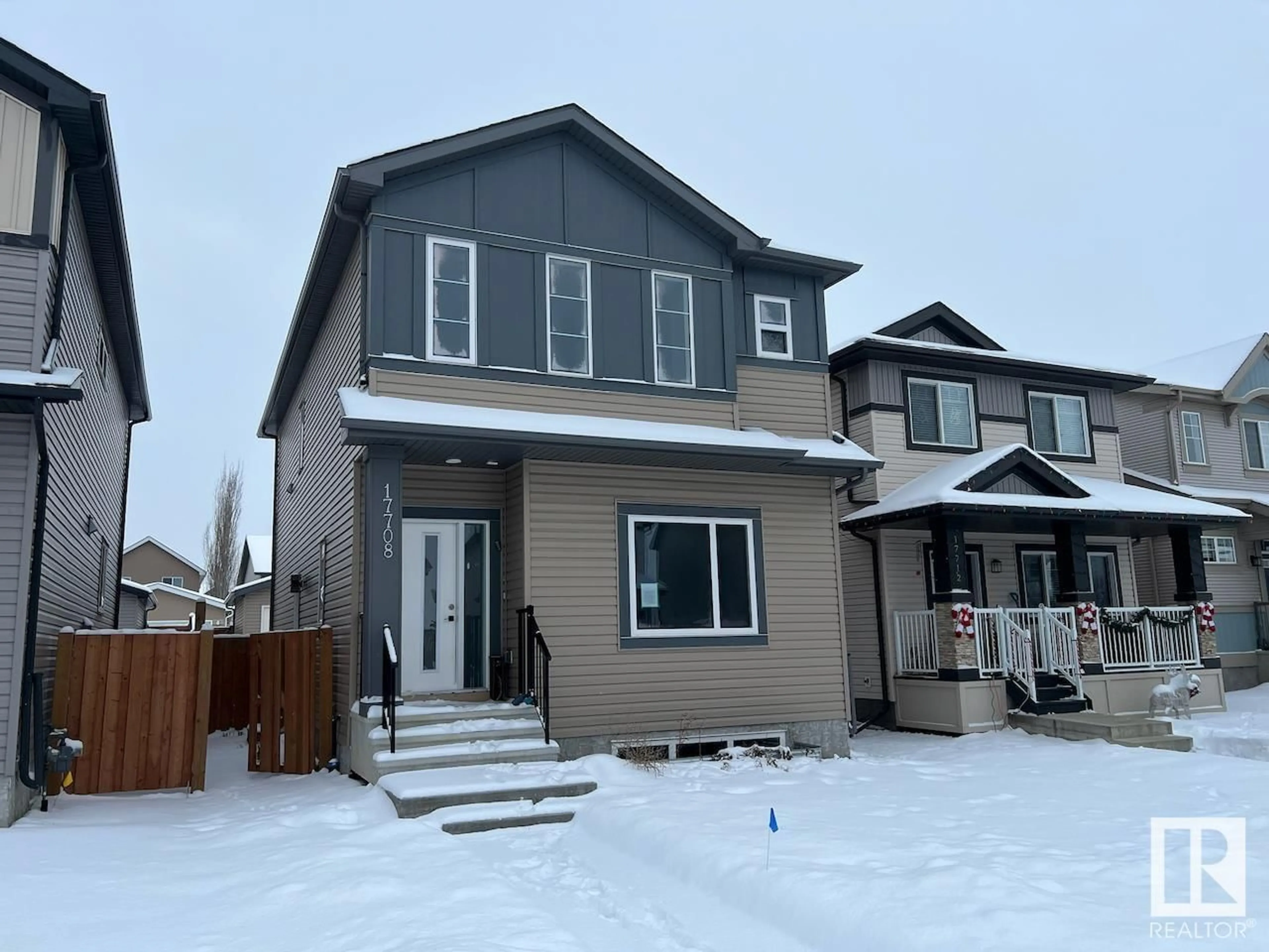 Home with vinyl exterior material, street for 17708 59 ST NW, Edmonton Alberta T5Y0W8