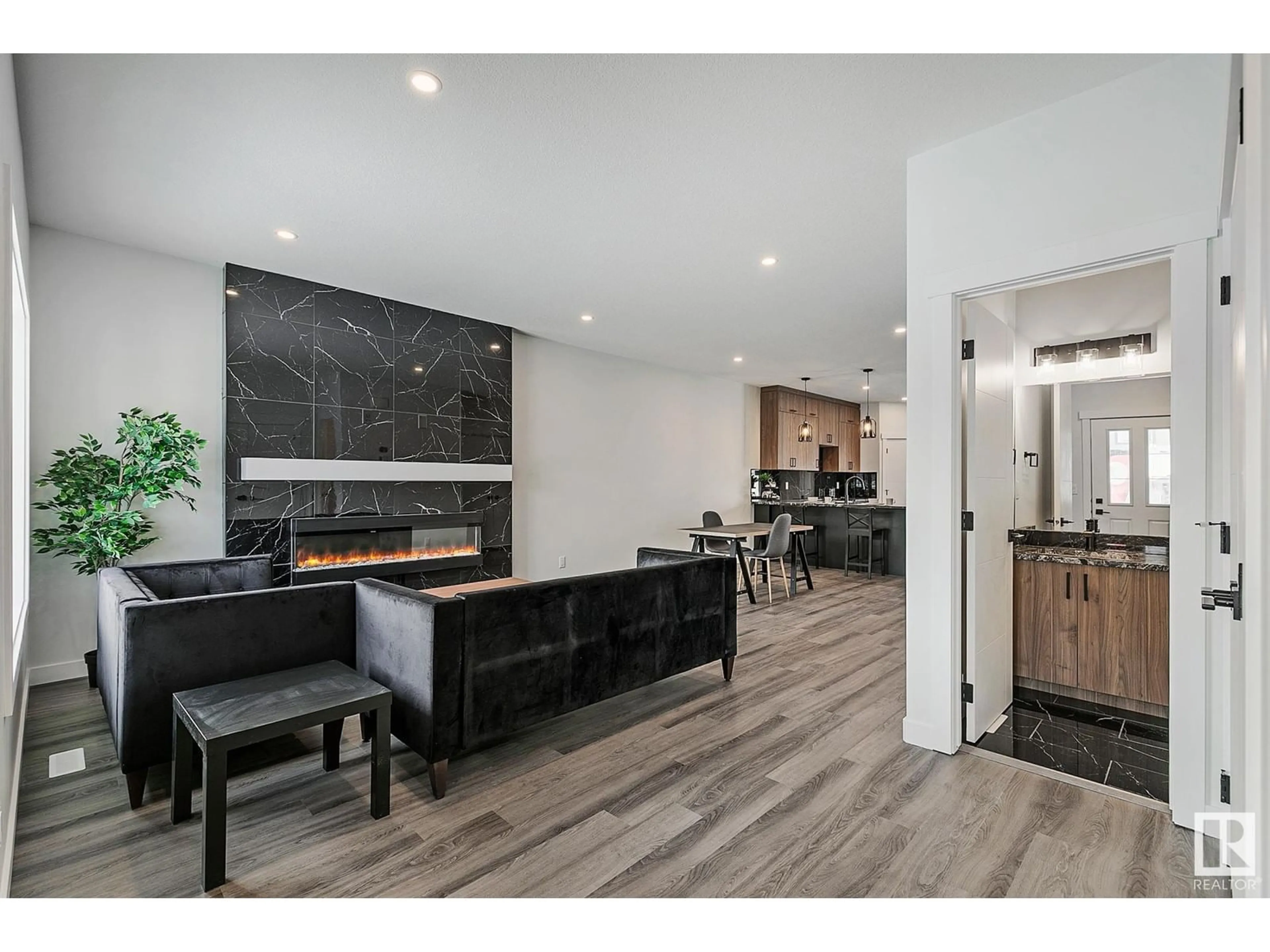Open concept kitchen, unknown for 9823 107A AVENUE, Morinville Alberta T8R2P1