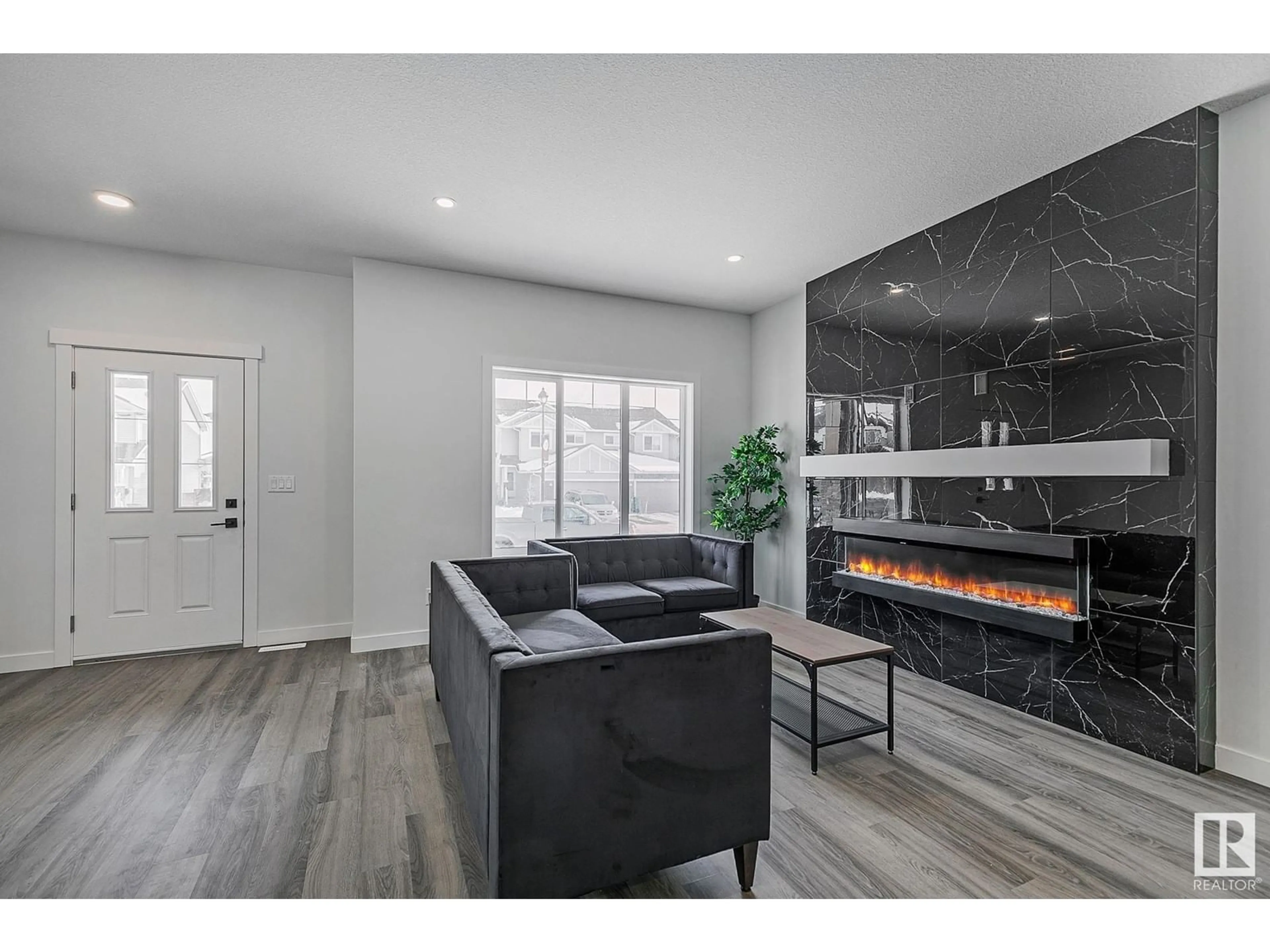Unknown for 9823 107A AVENUE, Morinville Alberta T8R2P1