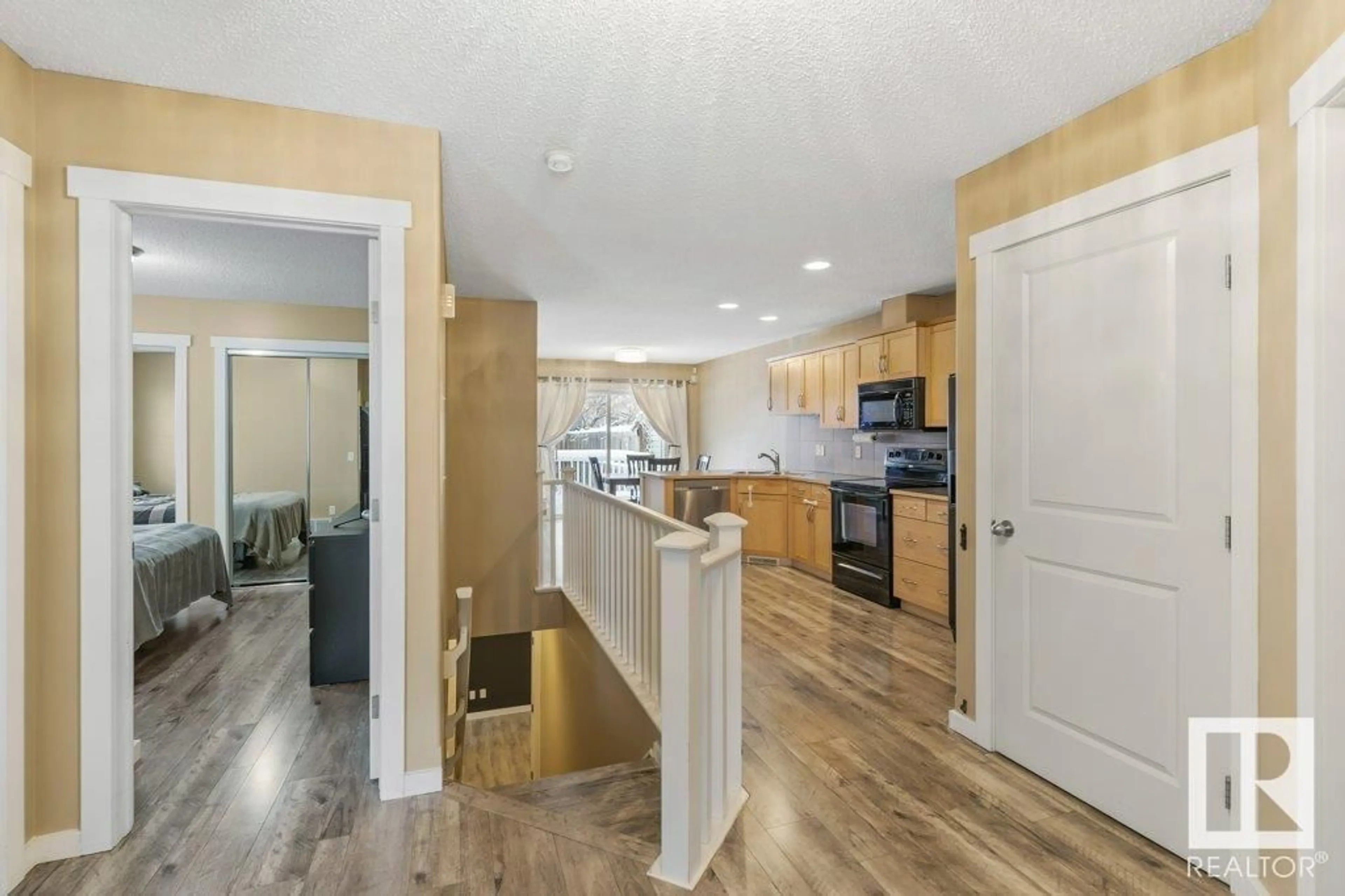 Open concept kitchen, unknown for 5 NEVIS CL, St. Albert Alberta T8N0R5