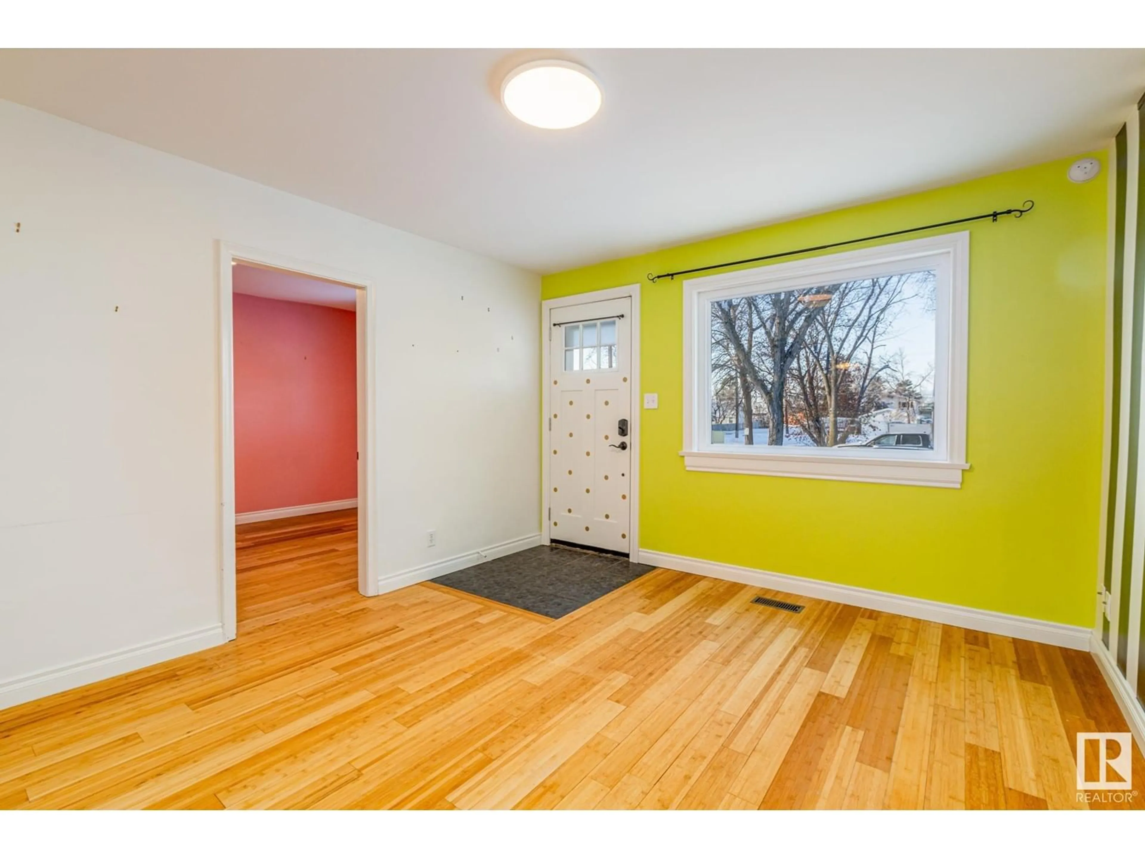 Indoor entryway for 12305 106 Street NW, Edmonton Alberta T5G2S3