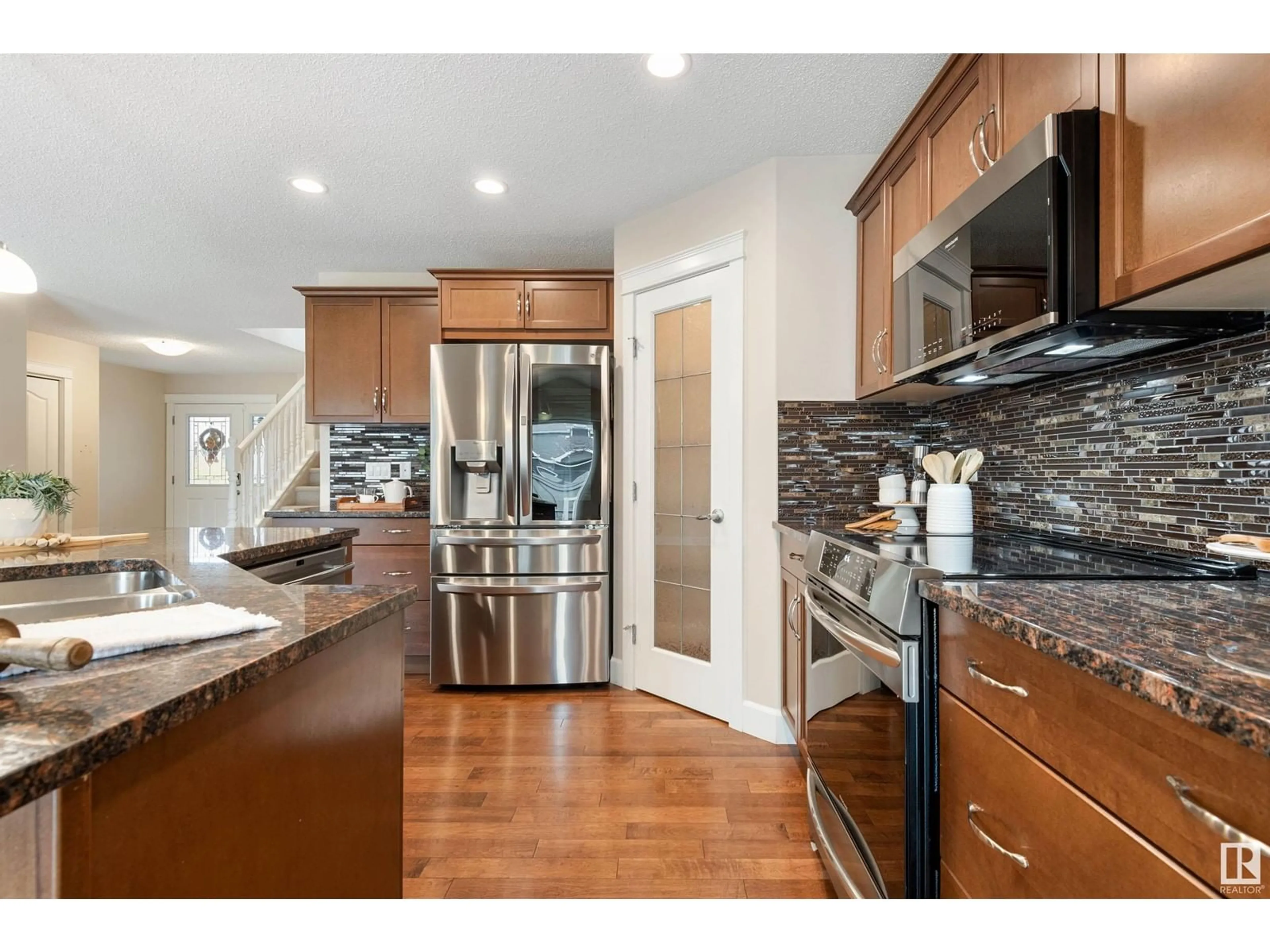 Open concept kitchen, unknown for 3231 WHITELAW DR NW, Edmonton Alberta T6W0P7