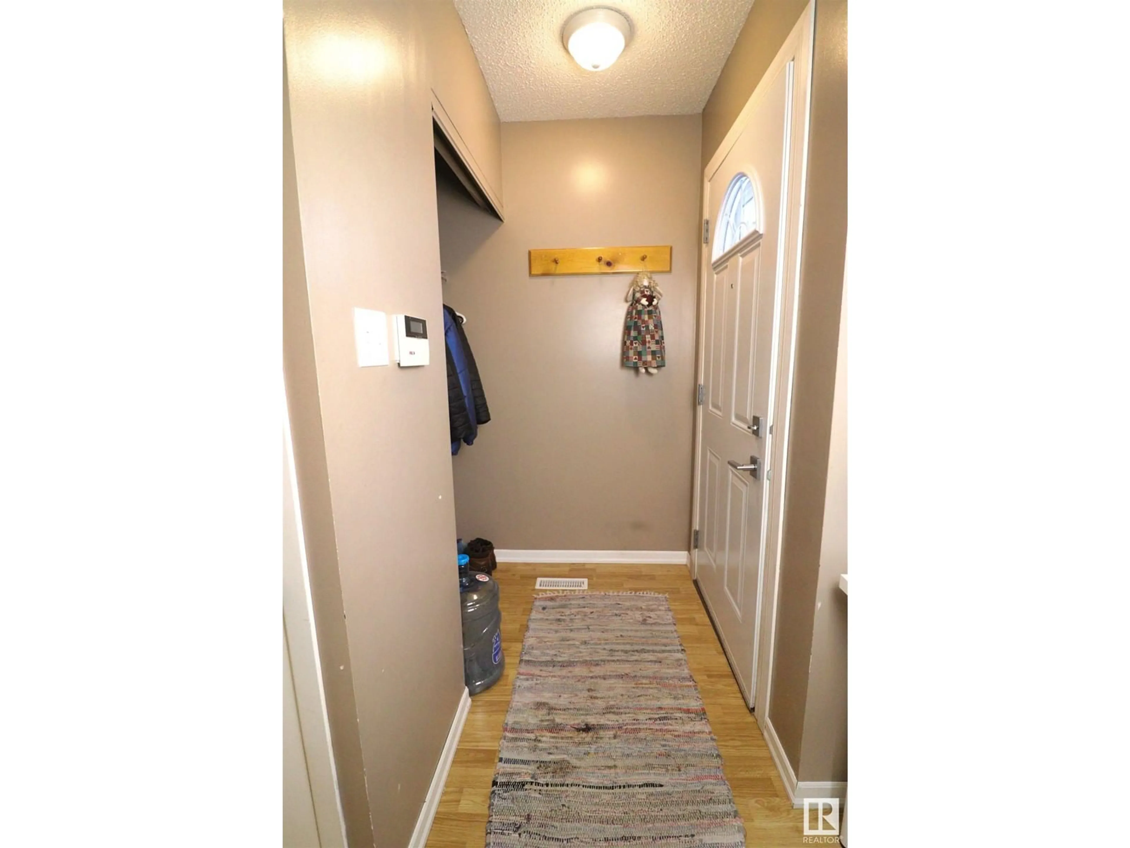 Indoor entryway for #121 10787 31 AV NW, Edmonton Alberta T6J4E7