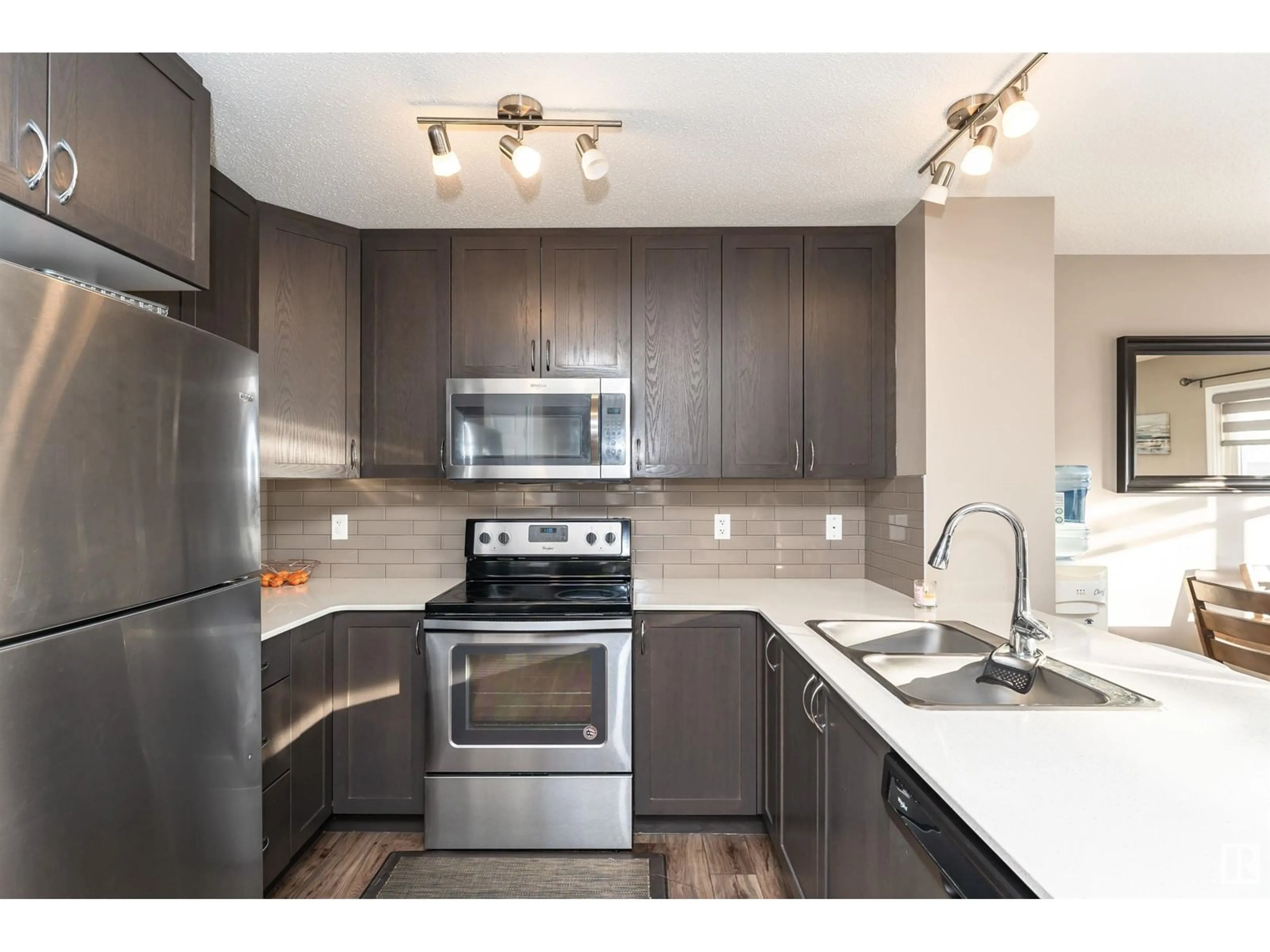 Standard kitchen, unknown for 549 EBBERS WY NW, Edmonton Alberta T5Y3T8