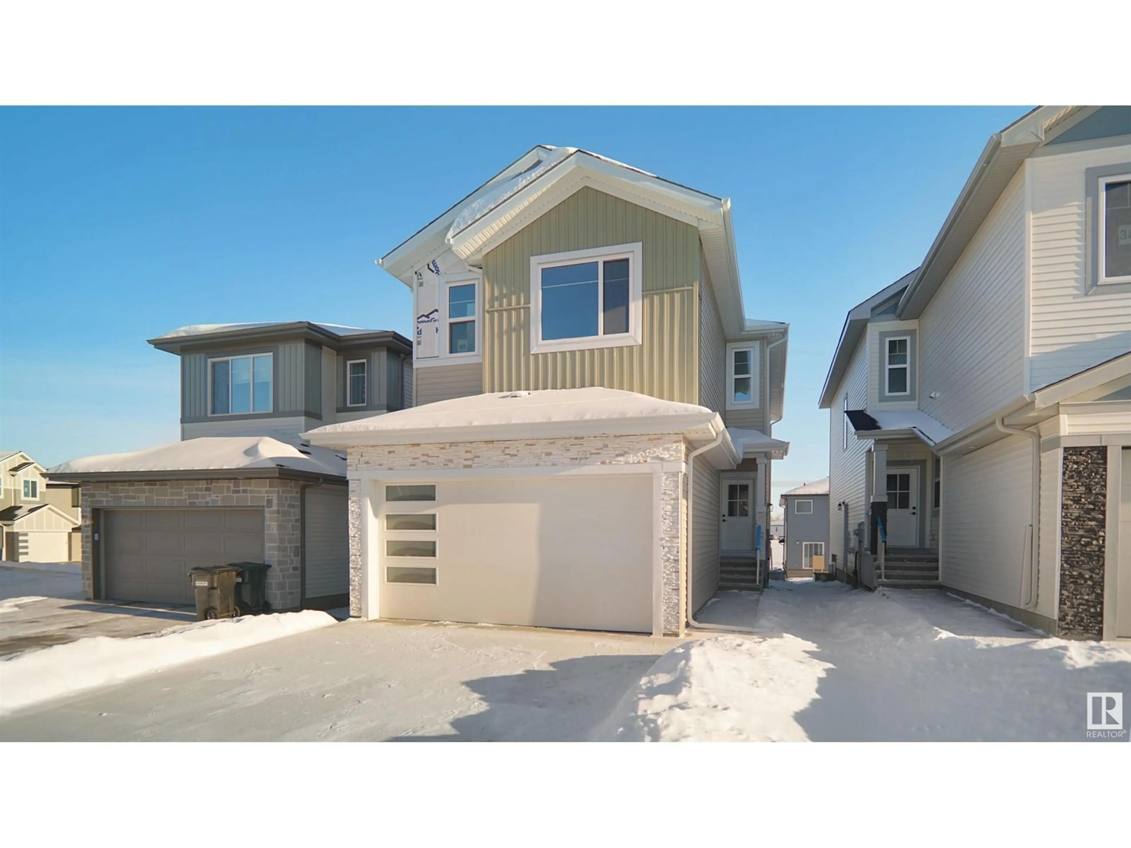 Home with vinyl exterior material, street for 40 ASHBURY CR, Spruce Grove Alberta T7X3C6