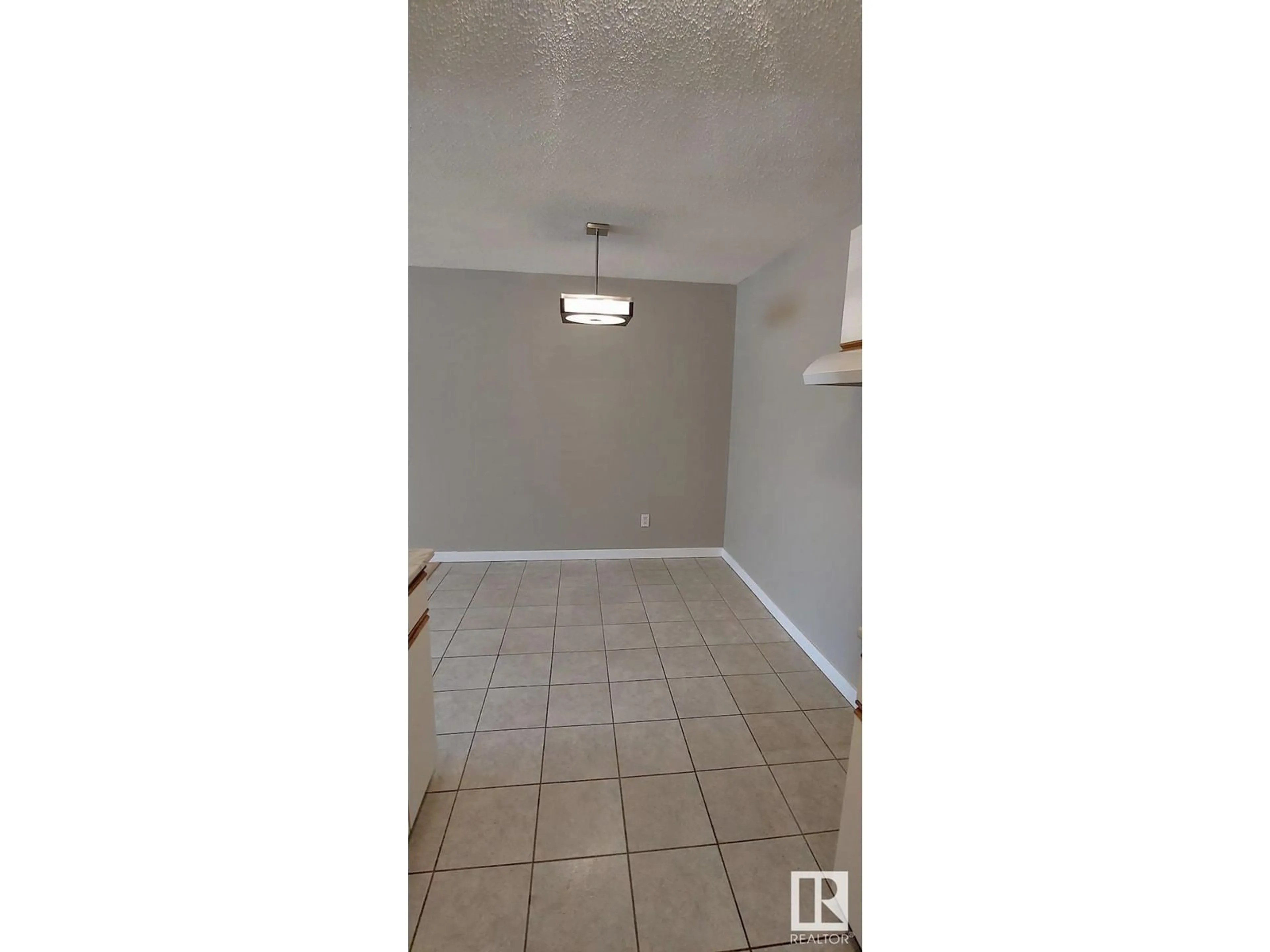 A pic of a room for #204 14903 92 AV NW, Edmonton Alberta T5R5B5