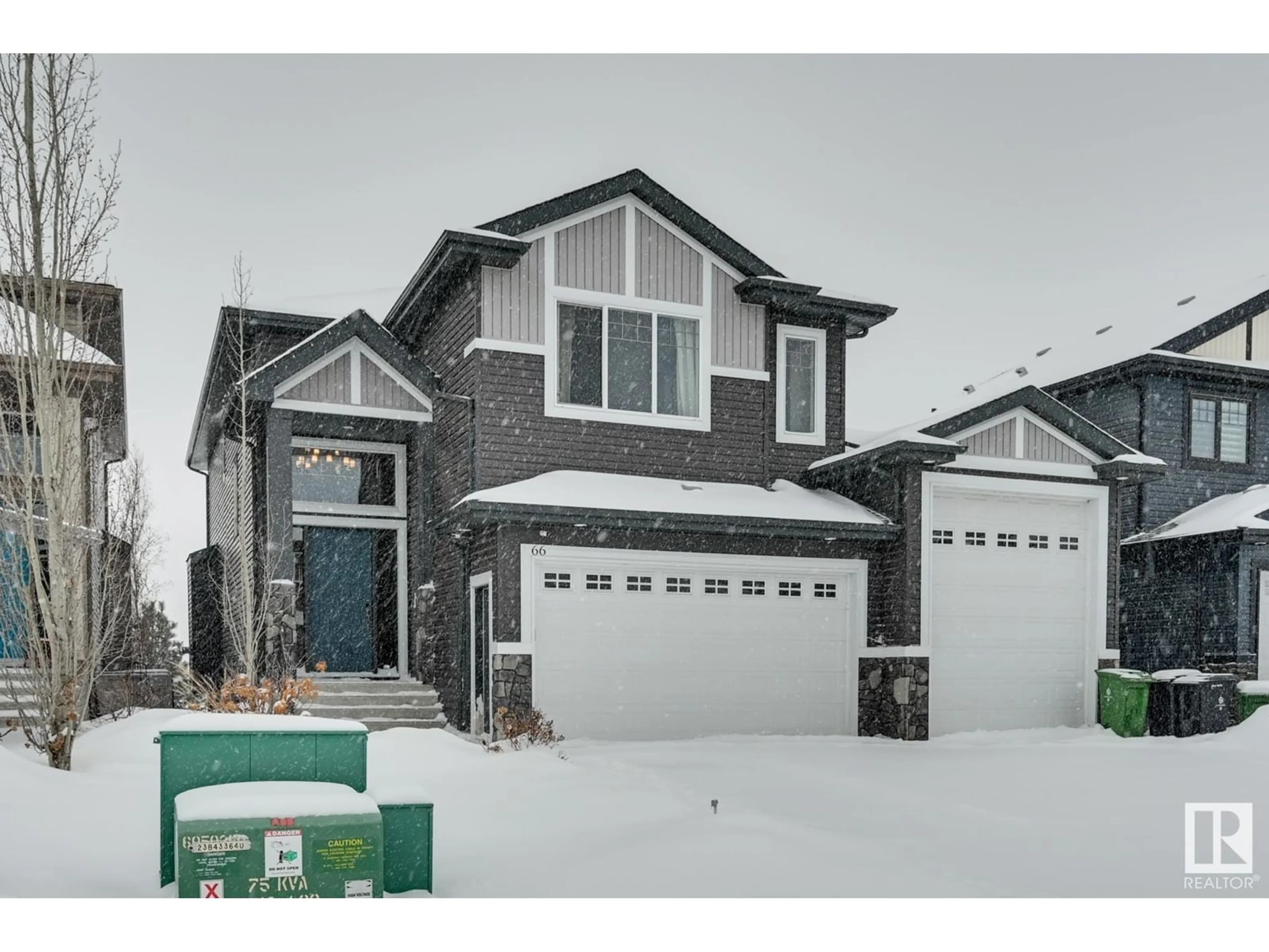 Home with vinyl exterior material, street for 66 CHESTNUT WY, Fort Saskatchewan Alberta T8L0R6