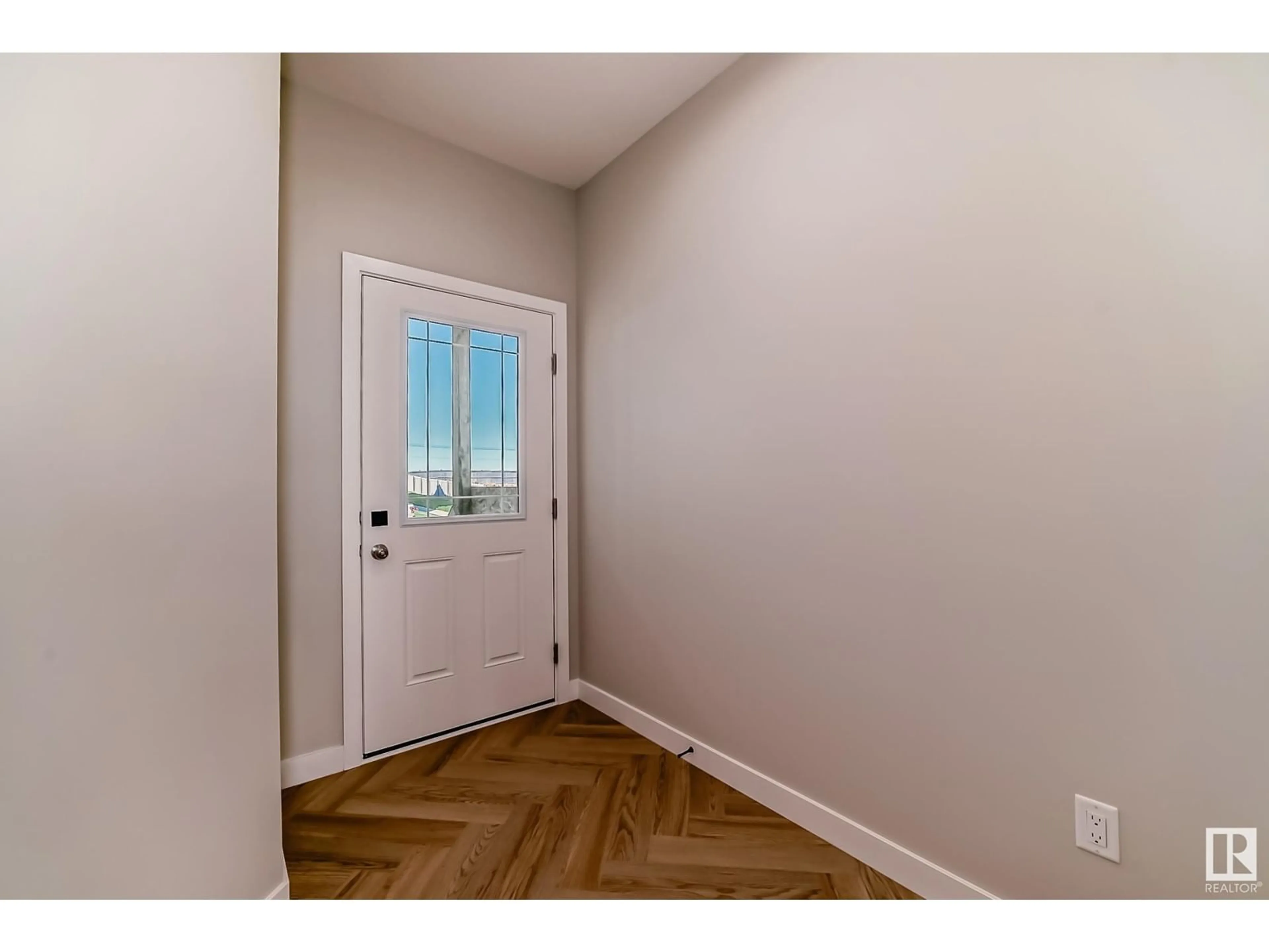 Indoor entryway for 3311 169 ST SW, Edmonton Alberta T6W5M3