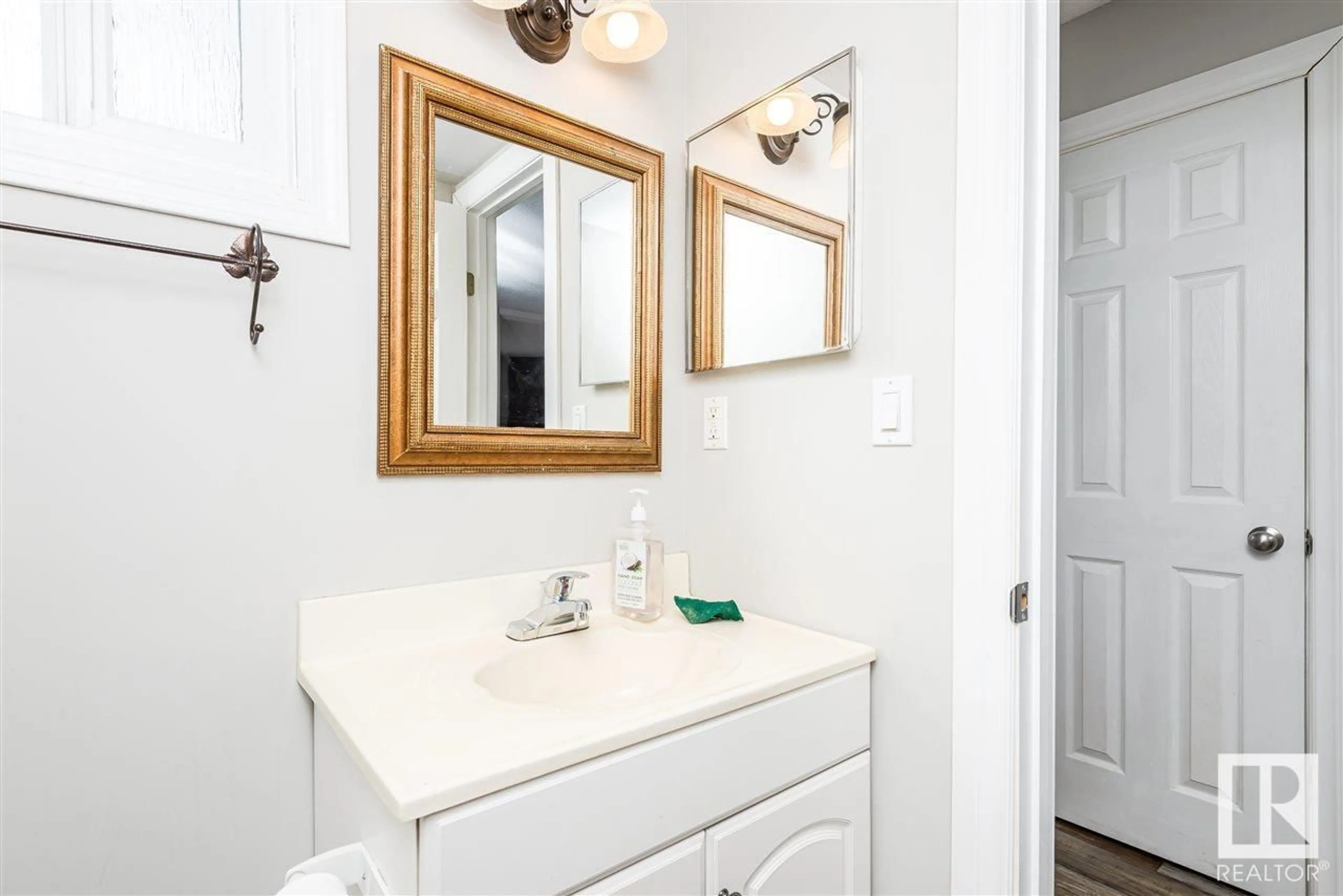 Standard bathroom, ceramic/tile floor for 9105 Morinville DR, Morinville Alberta T8R1J7