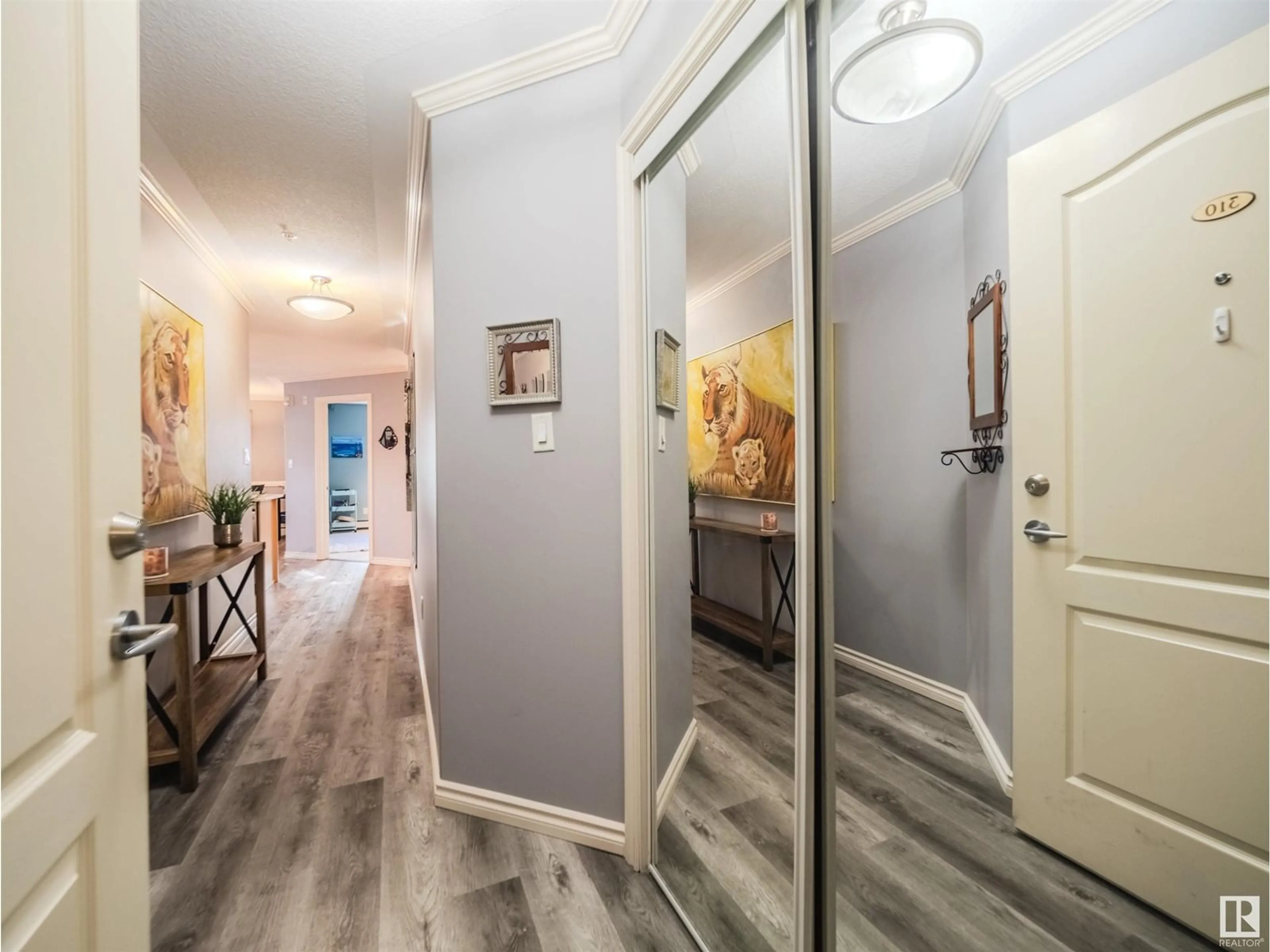 Indoor entryway for #310 9938 104 ST NW, Edmonton Alberta T5K2X7