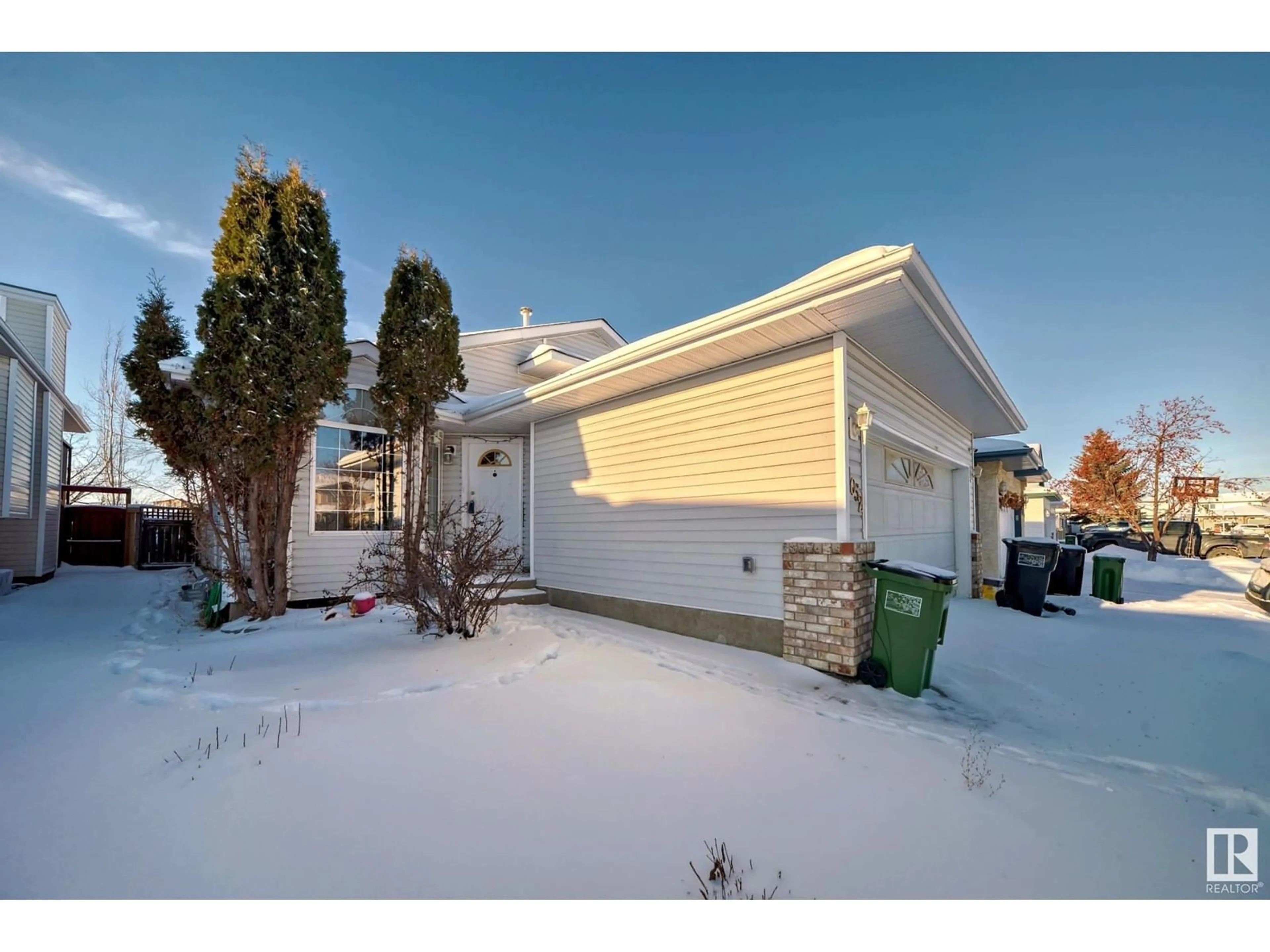 Unknown for 1052 JONES CR NW, Edmonton Alberta T6L6Y2