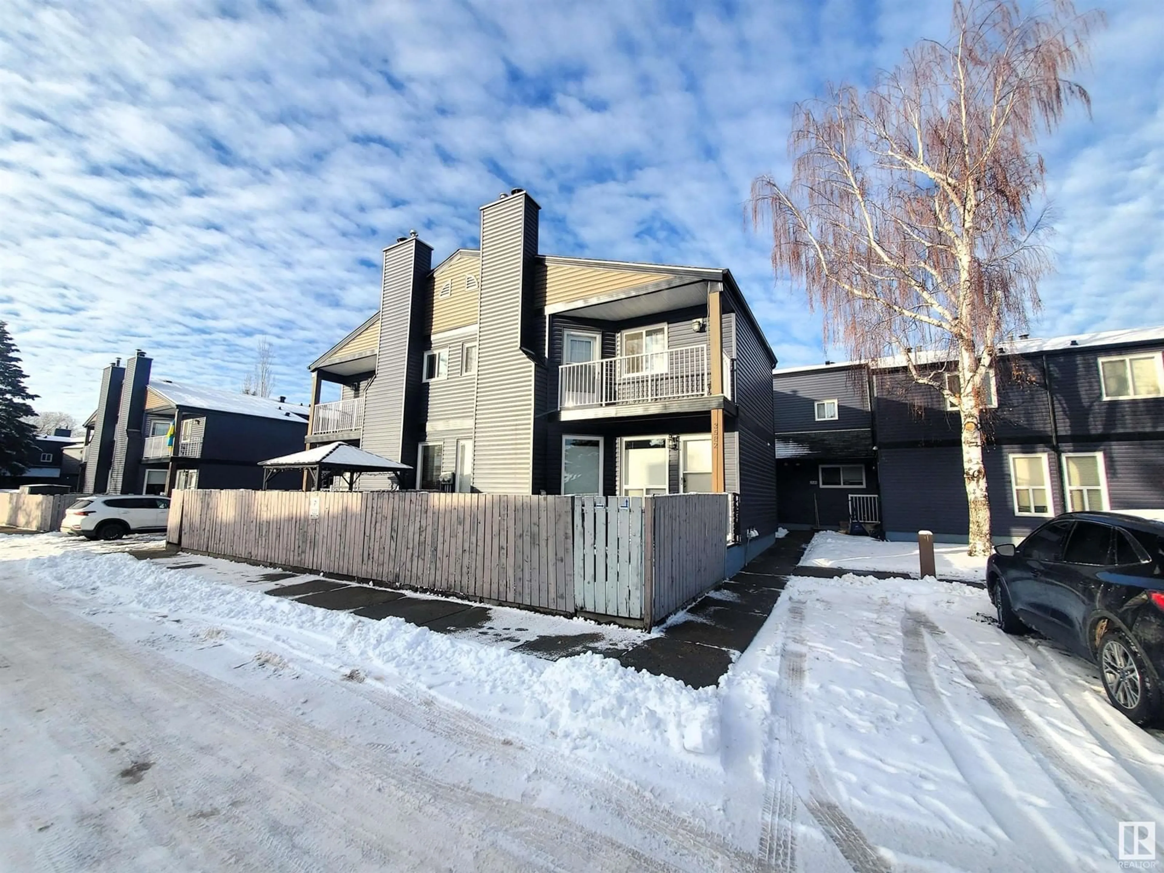 A pic from outside/outdoor area/front of a property/back of a property/a pic from drone, street for 3582 42 ST NW NW, Edmonton Alberta T6L5A1