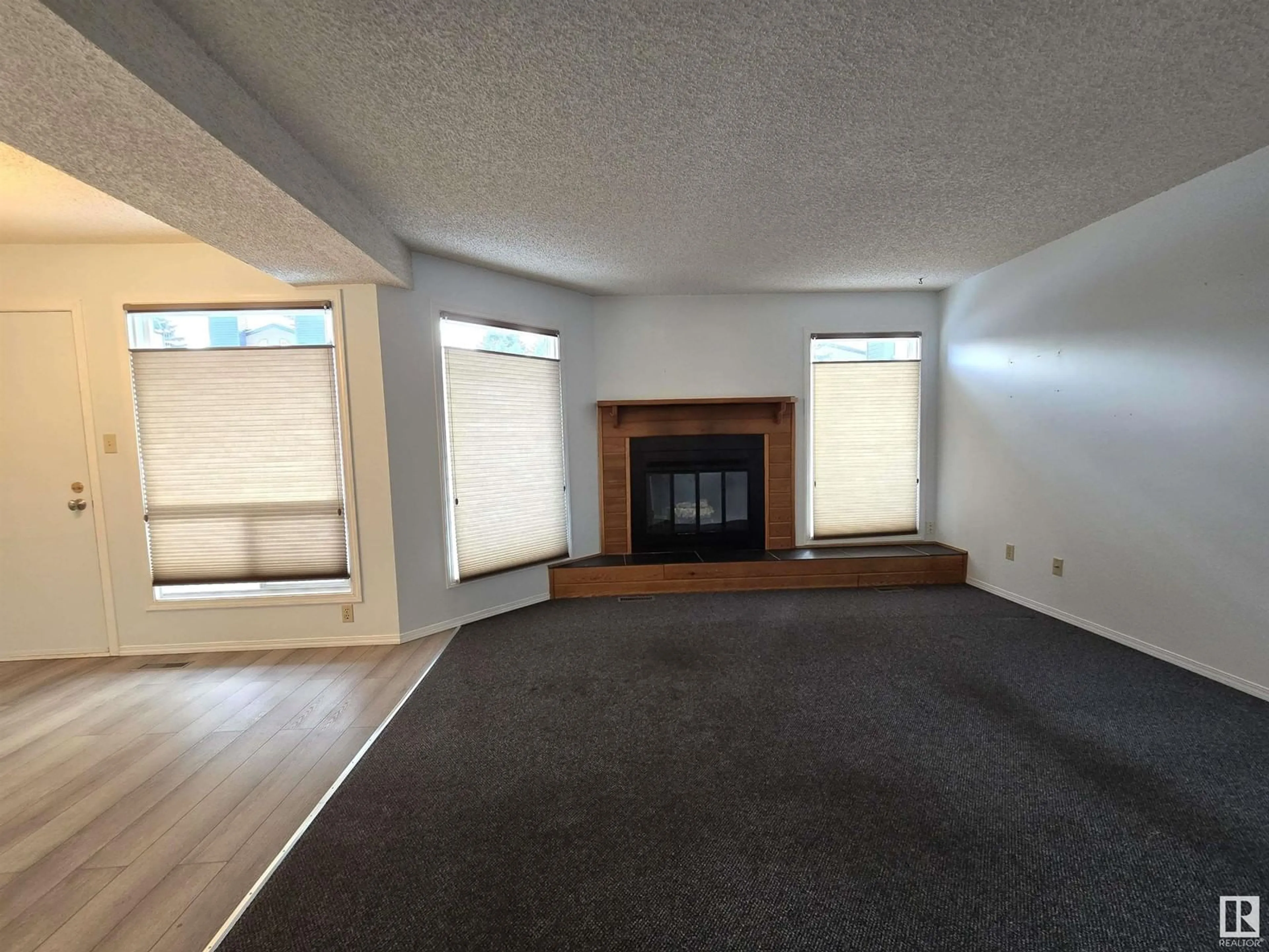 A pic of a room for 3582 42 ST NW NW, Edmonton Alberta T6L5A1