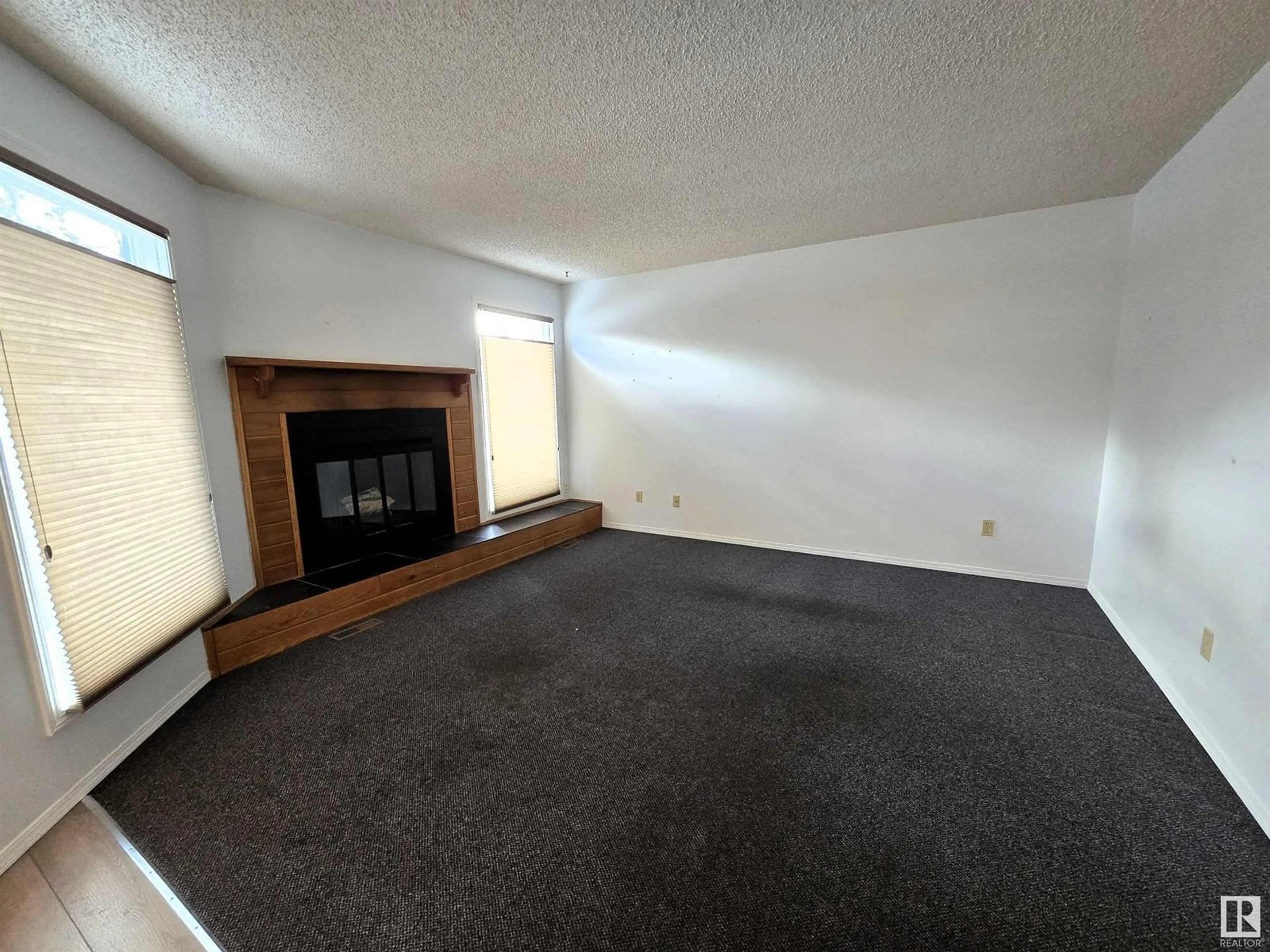 A pic of a room for 3582 42 ST NW NW, Edmonton Alberta T6L5A1