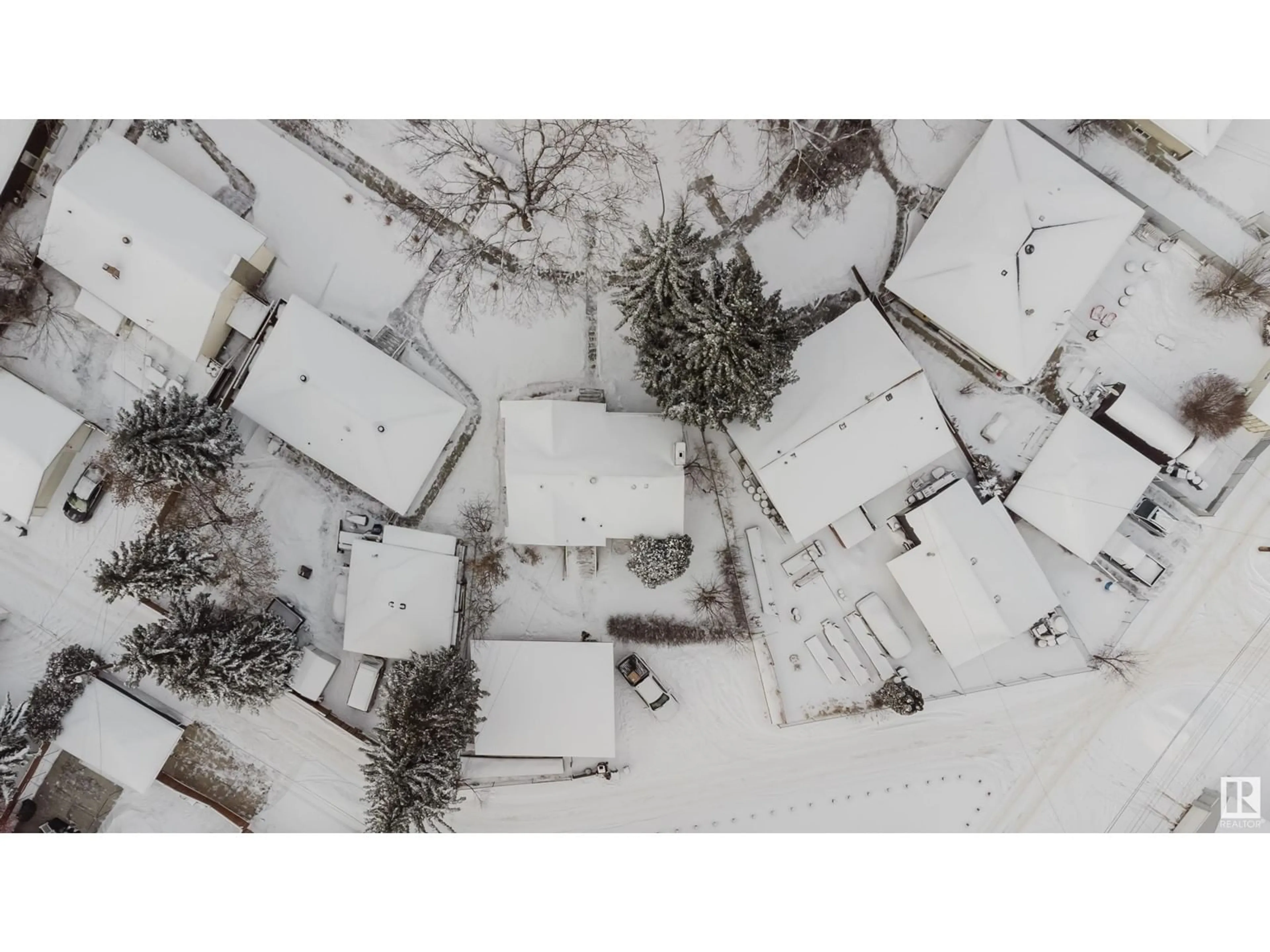 A pic from outside/outdoor area/front of a property/back of a property/a pic from drone, unknown for 10403 65 AV, Edmonton Alberta T6H1V2