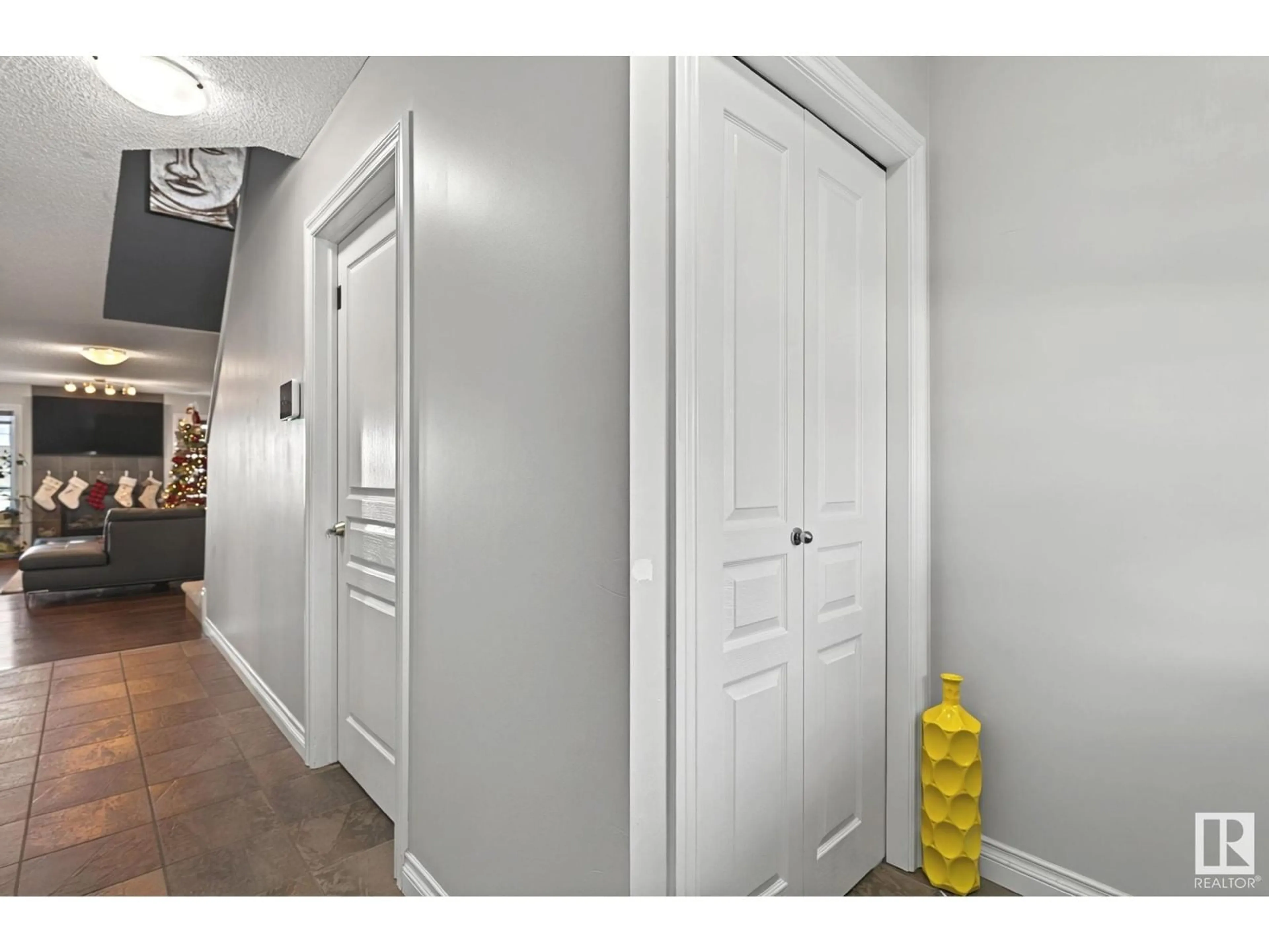 Indoor entryway for 16827 51 ST NW NW, Edmonton Alberta T5Y0R8