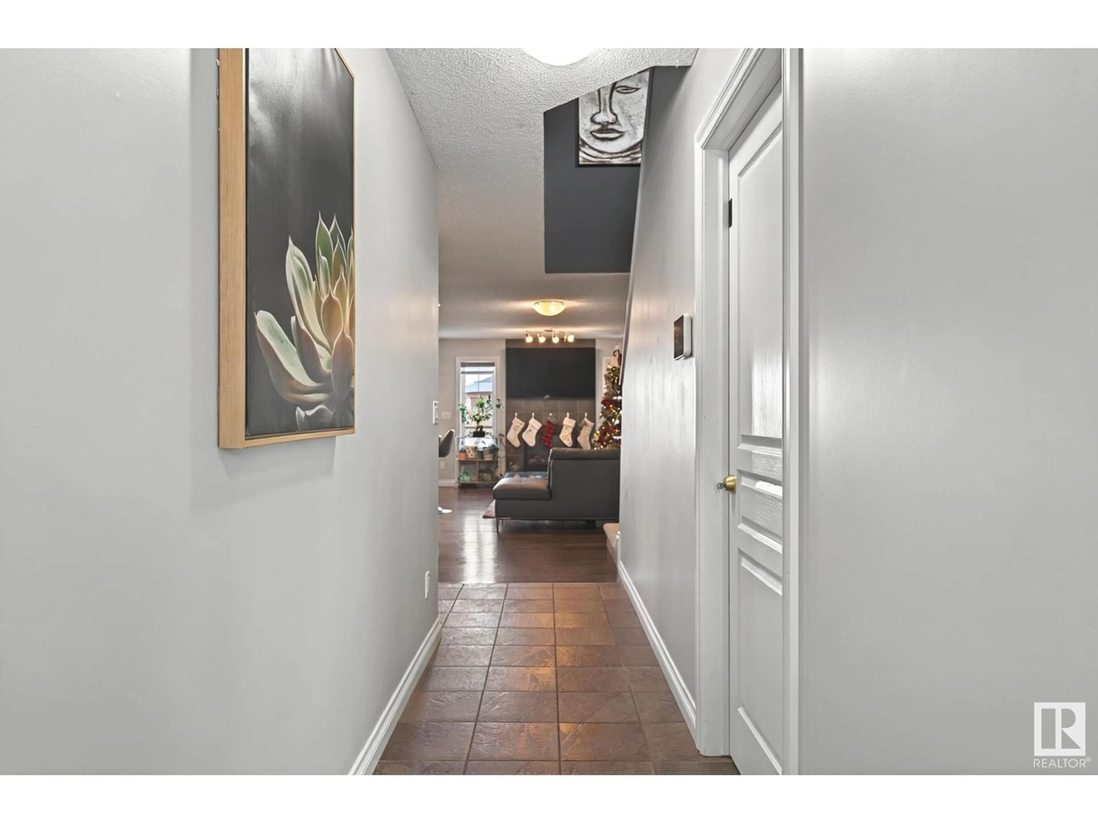 Indoor entryway for 16827 51 ST NW NW, Edmonton Alberta T5Y0R8