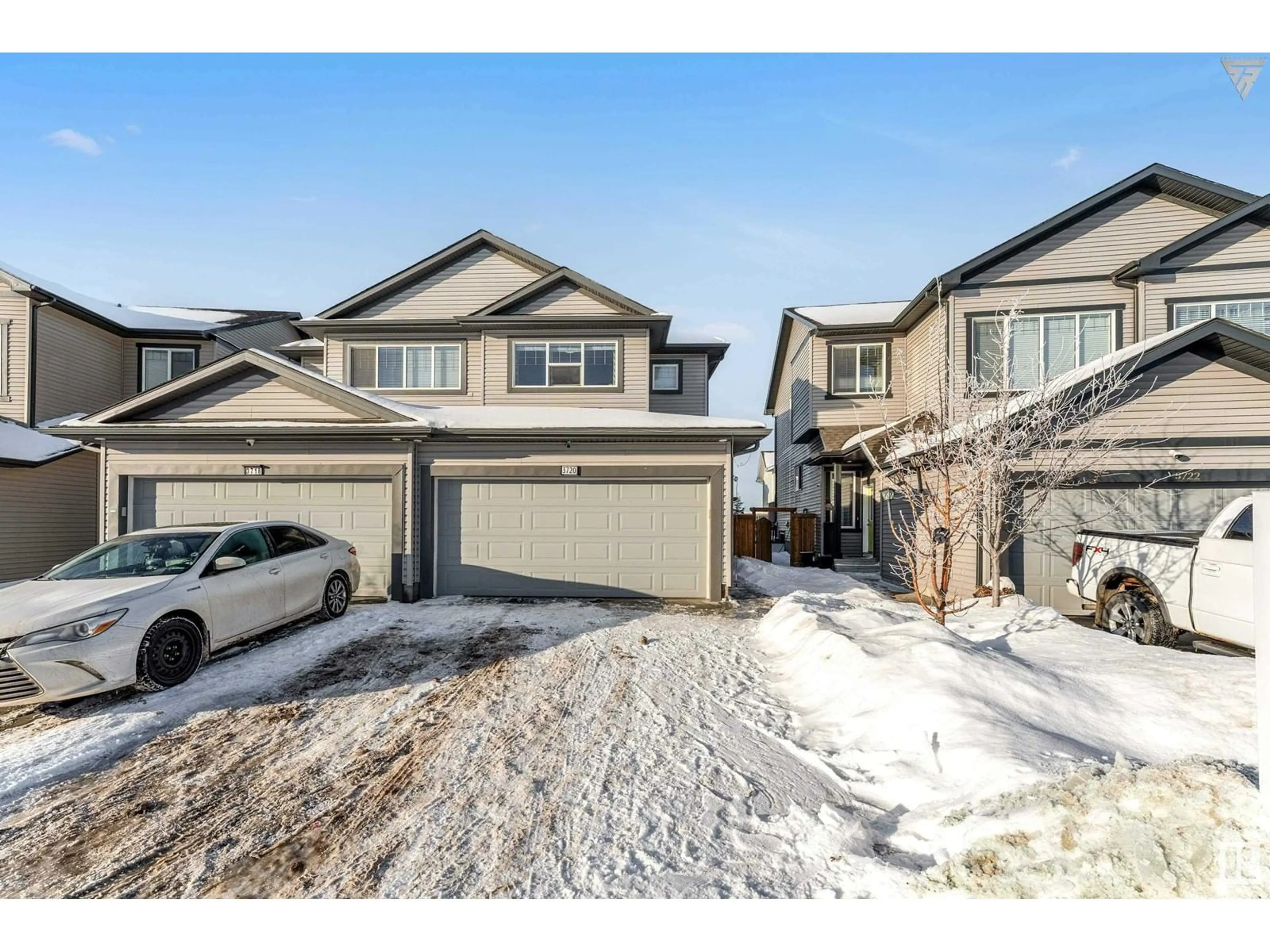 A pic from outside/outdoor area/front of a property/back of a property/a pic from drone, street for 3720 4 ST NW, Edmonton Alberta T6T2L7