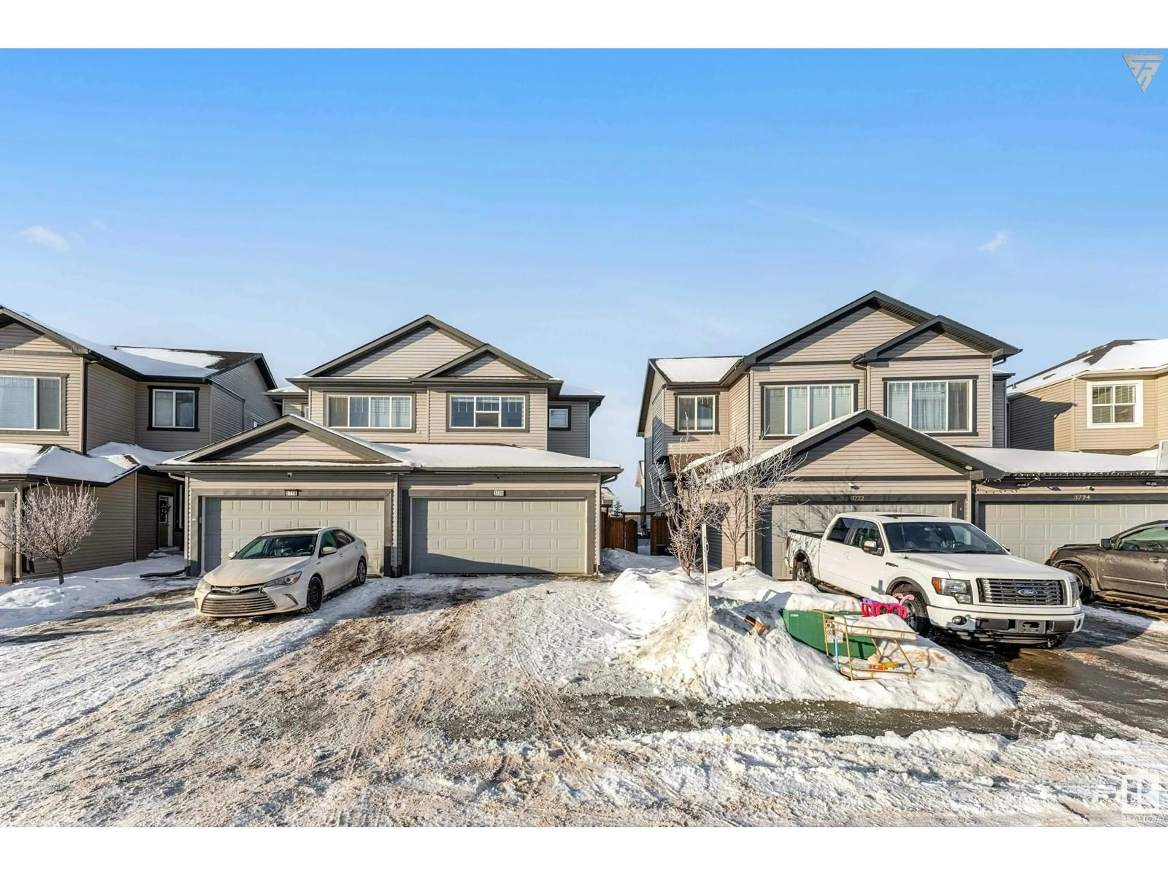 A pic from outside/outdoor area/front of a property/back of a property/a pic from drone, street for 3720 4 ST NW, Edmonton Alberta T6T2L7