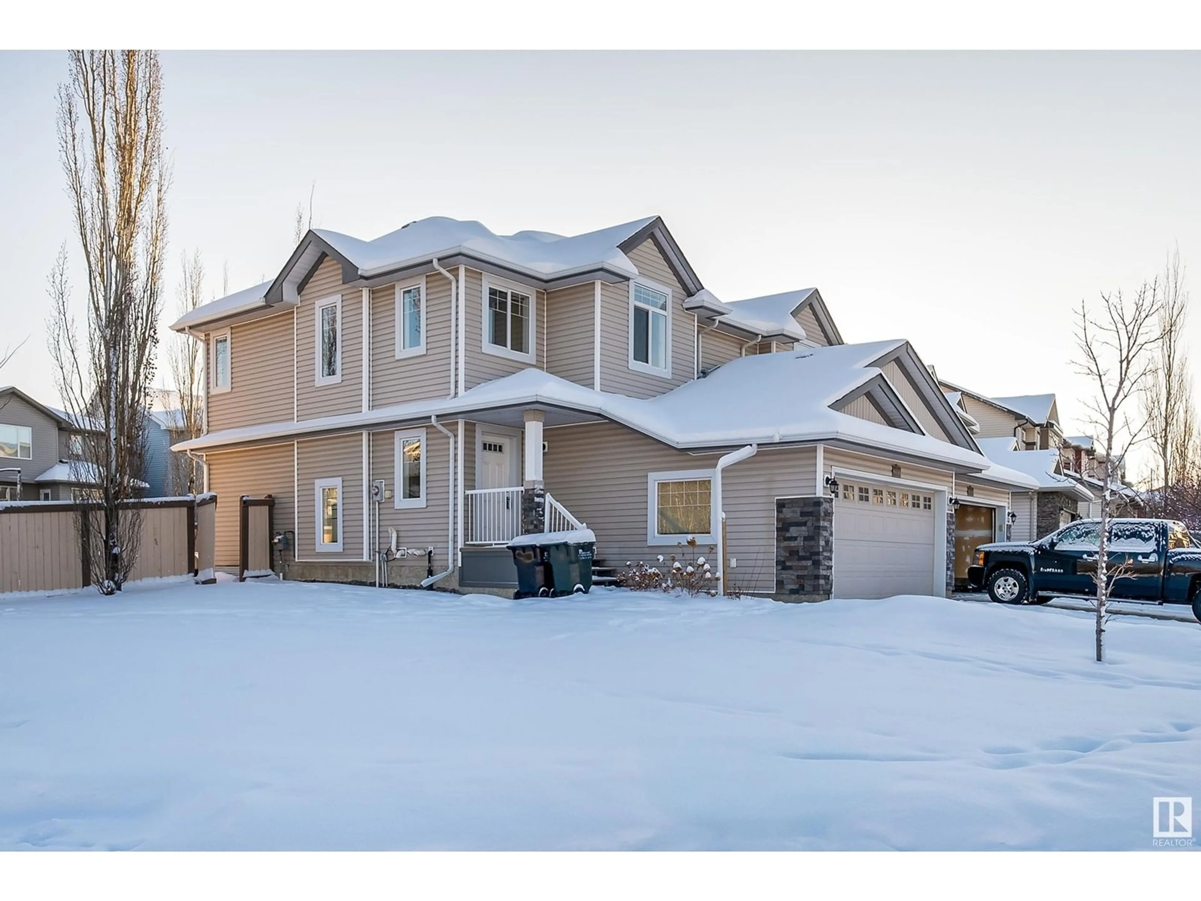 Home with vinyl exterior material, street for 6006 Sunbrook LD, Sherwood Park Alberta T8H0J5