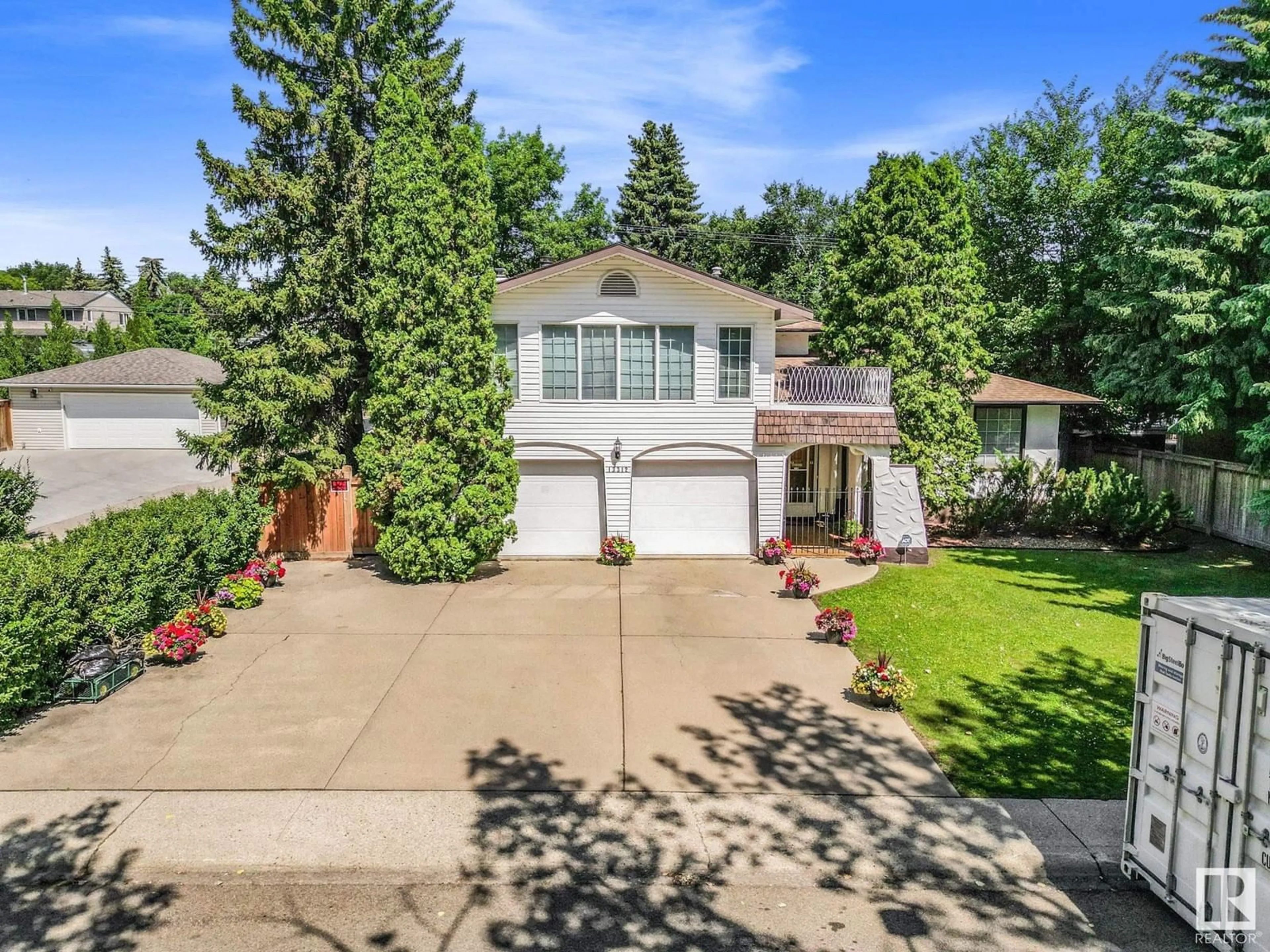 A pic from outside/outdoor area/front of a property/back of a property/a pic from drone, street for 13312 Buena Vista RD NW, Edmonton Alberta T5R5R2