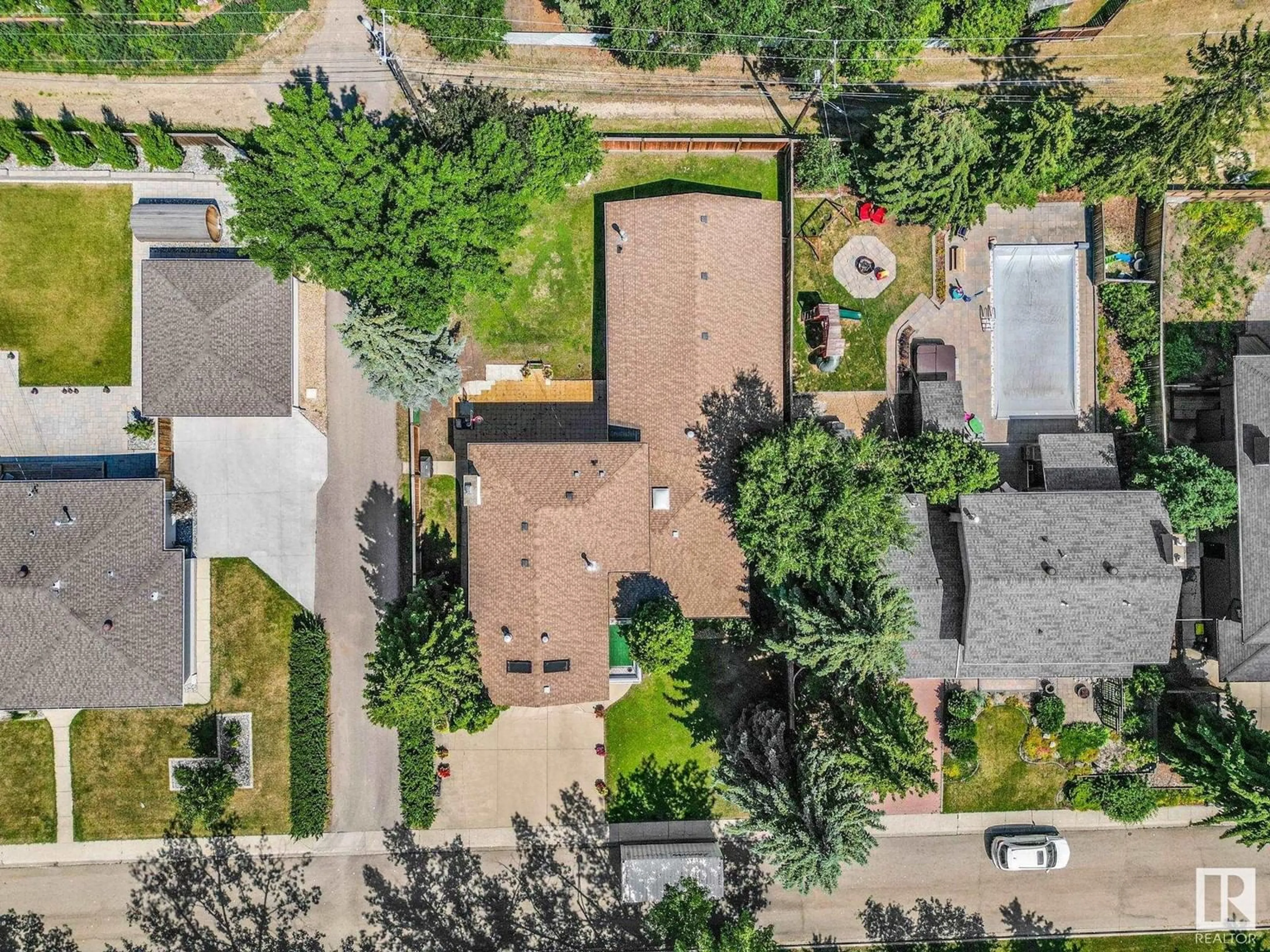 A pic from outside/outdoor area/front of a property/back of a property/a pic from drone, street for 13312 Buena Vista RD NW, Edmonton Alberta T5R5R2