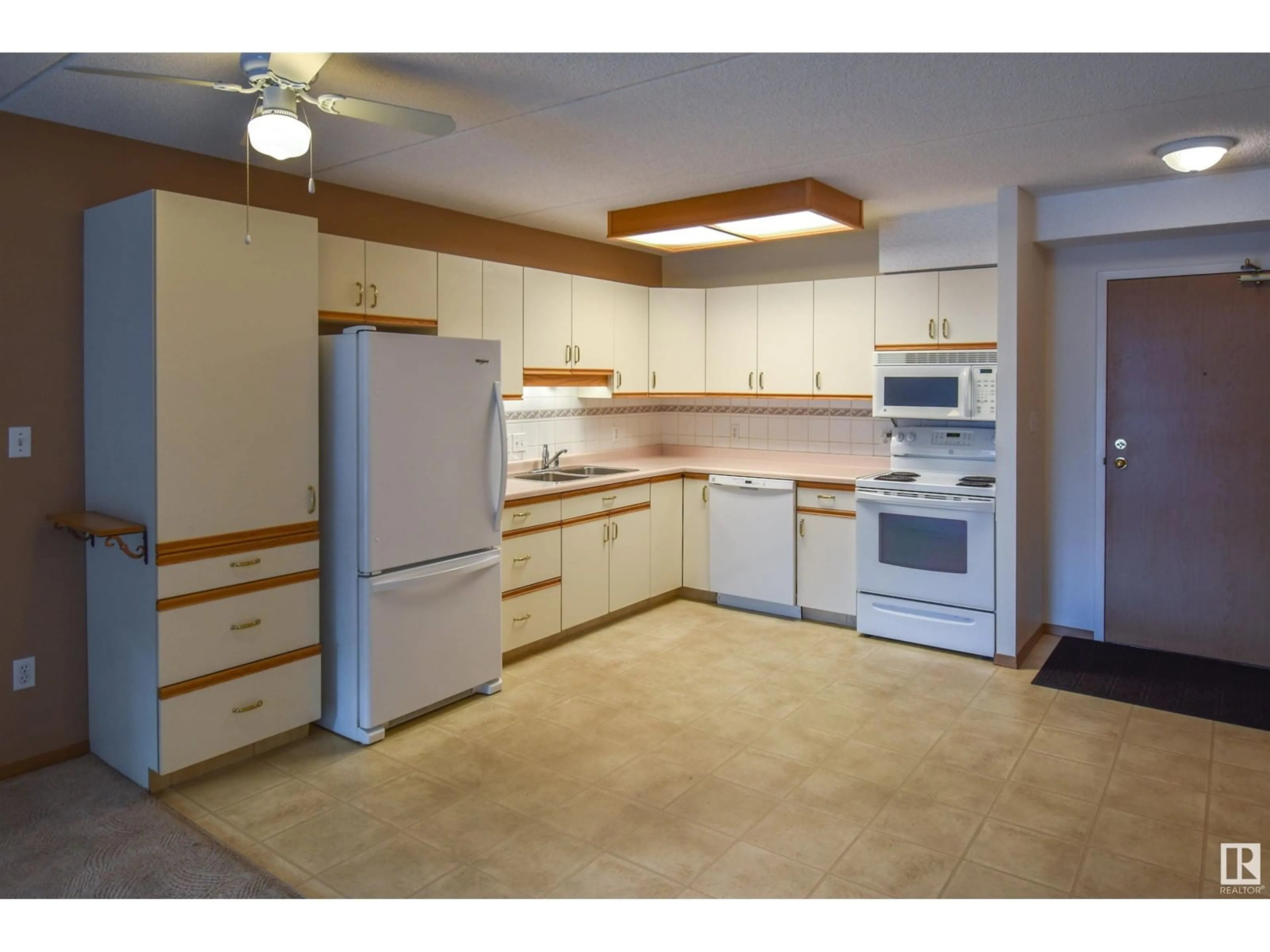 Standard kitchen, unknown for #206 112 CHURCH RD, Spruce Grove Alberta T7X3X1