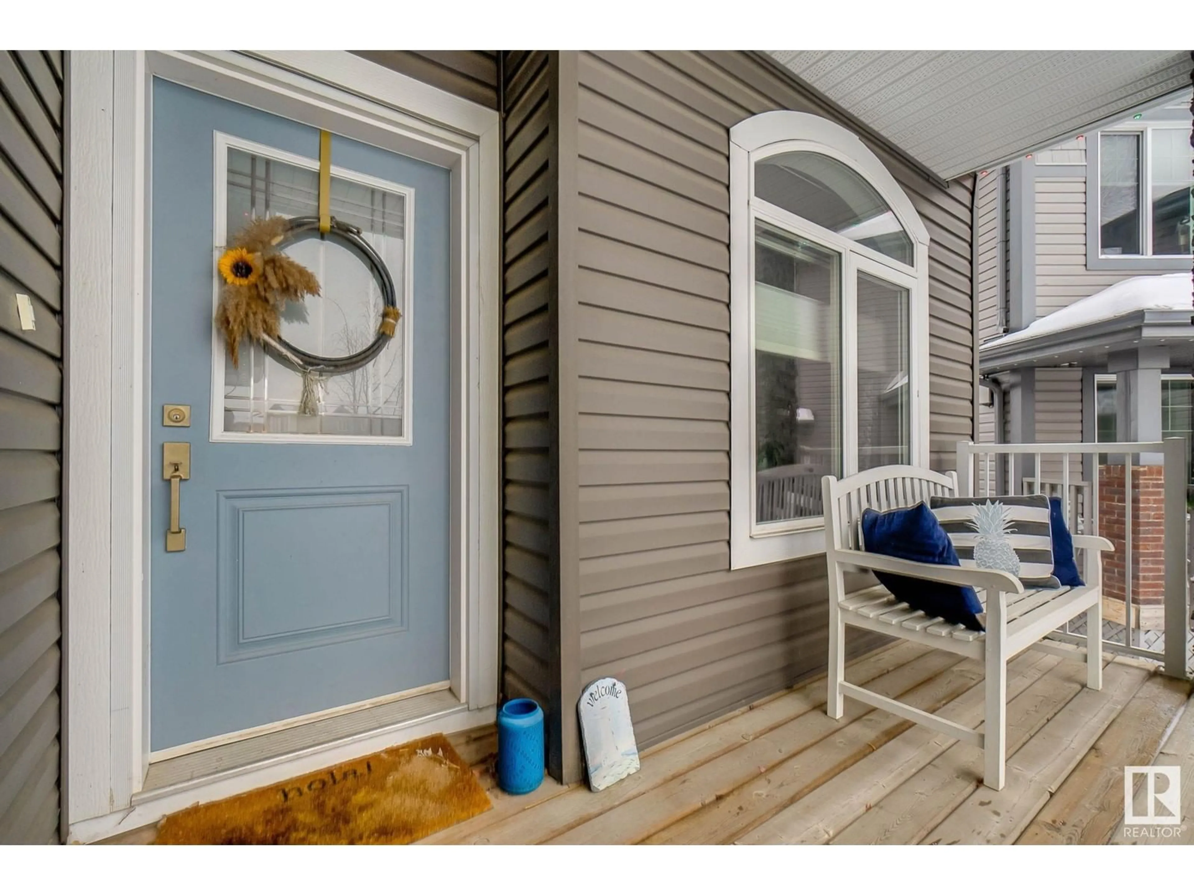 Indoor entryway for 30 SANTA FE CO, Fort Saskatchewan Alberta T8L0J6