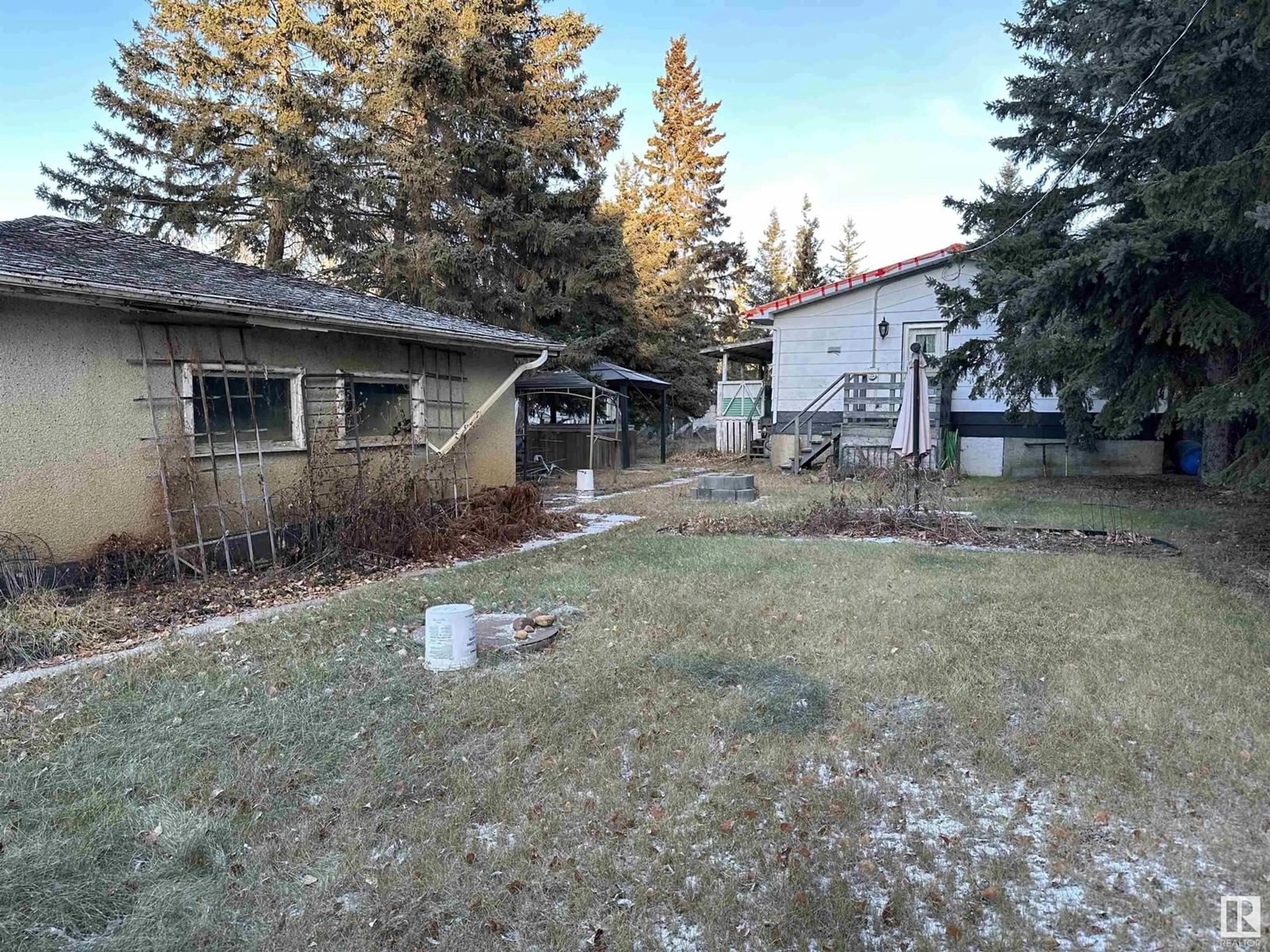 A pic from outside/outdoor area/front of a property/back of a property/a pic from drone, unknown for #204 55230 RGE ROAD 10, Rural Sturgeon County Alberta T0E1V0