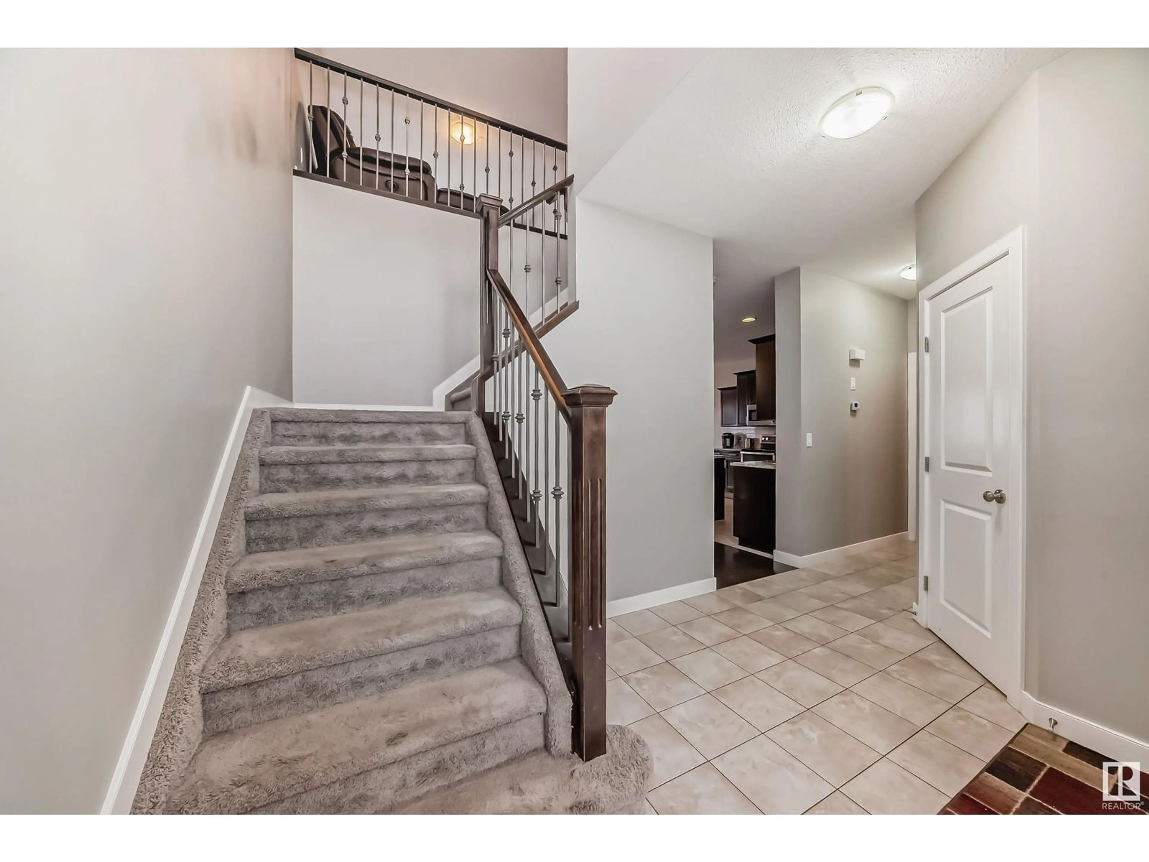 Indoor entryway for 8402 94 ST, Morinville Alberta T8R0A7