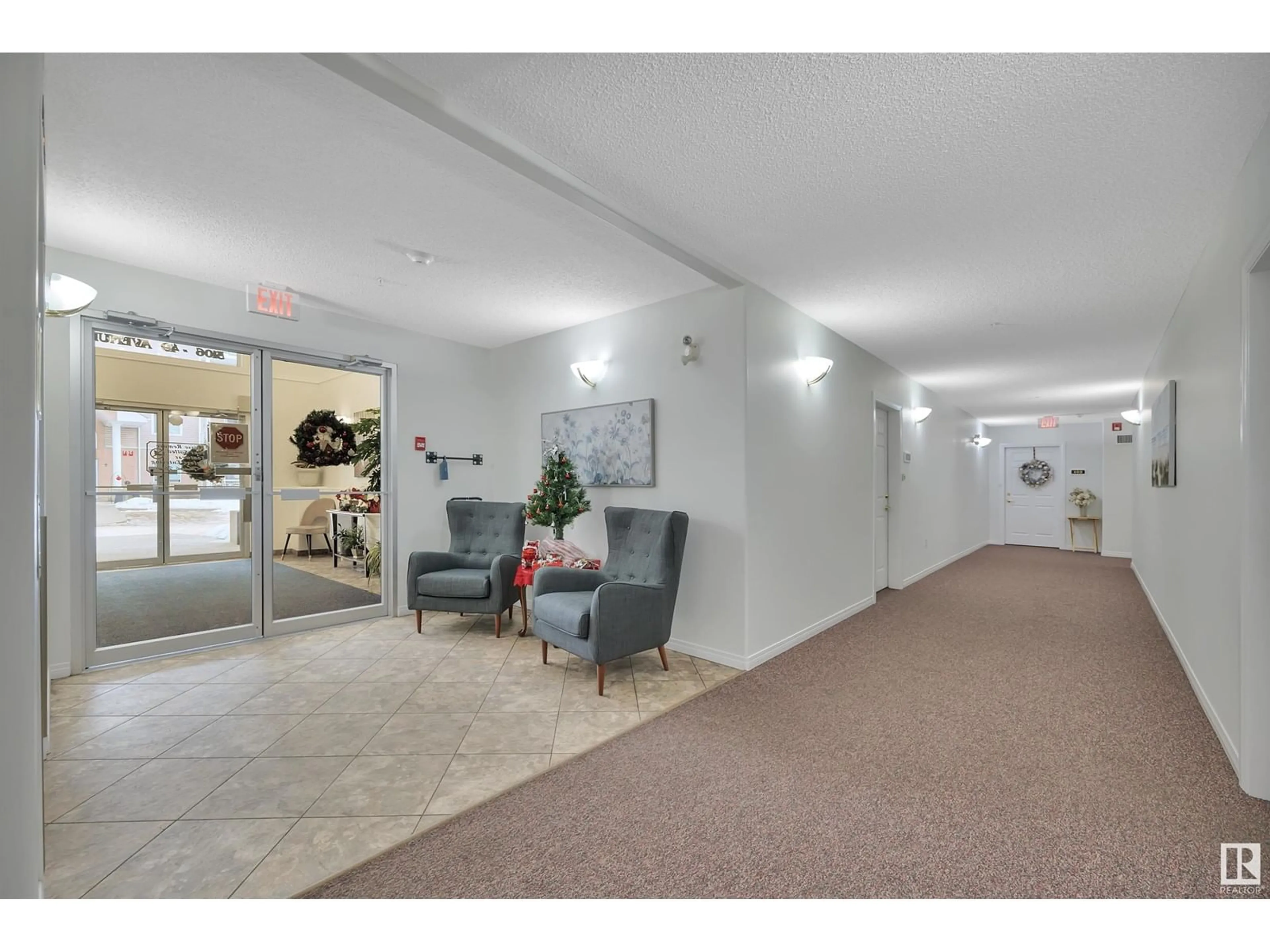 Indoor foyer for #204 5106 49 AV, Leduc Alberta T9E8H2