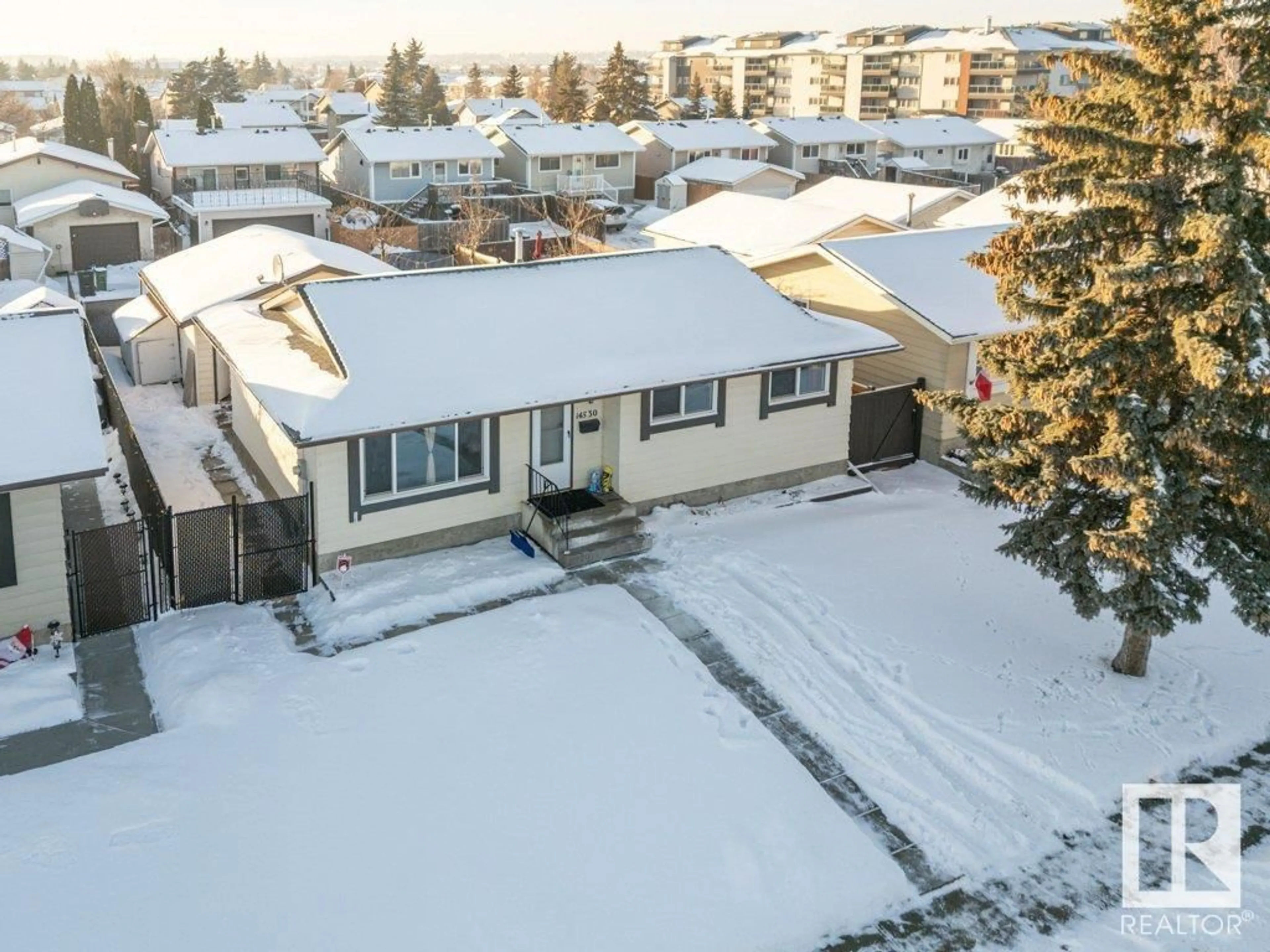 A pic from outside/outdoor area/front of a property/back of a property/a pic from drone, street for 14530 30 ST NW NW, Edmonton Alberta T5Y2C3