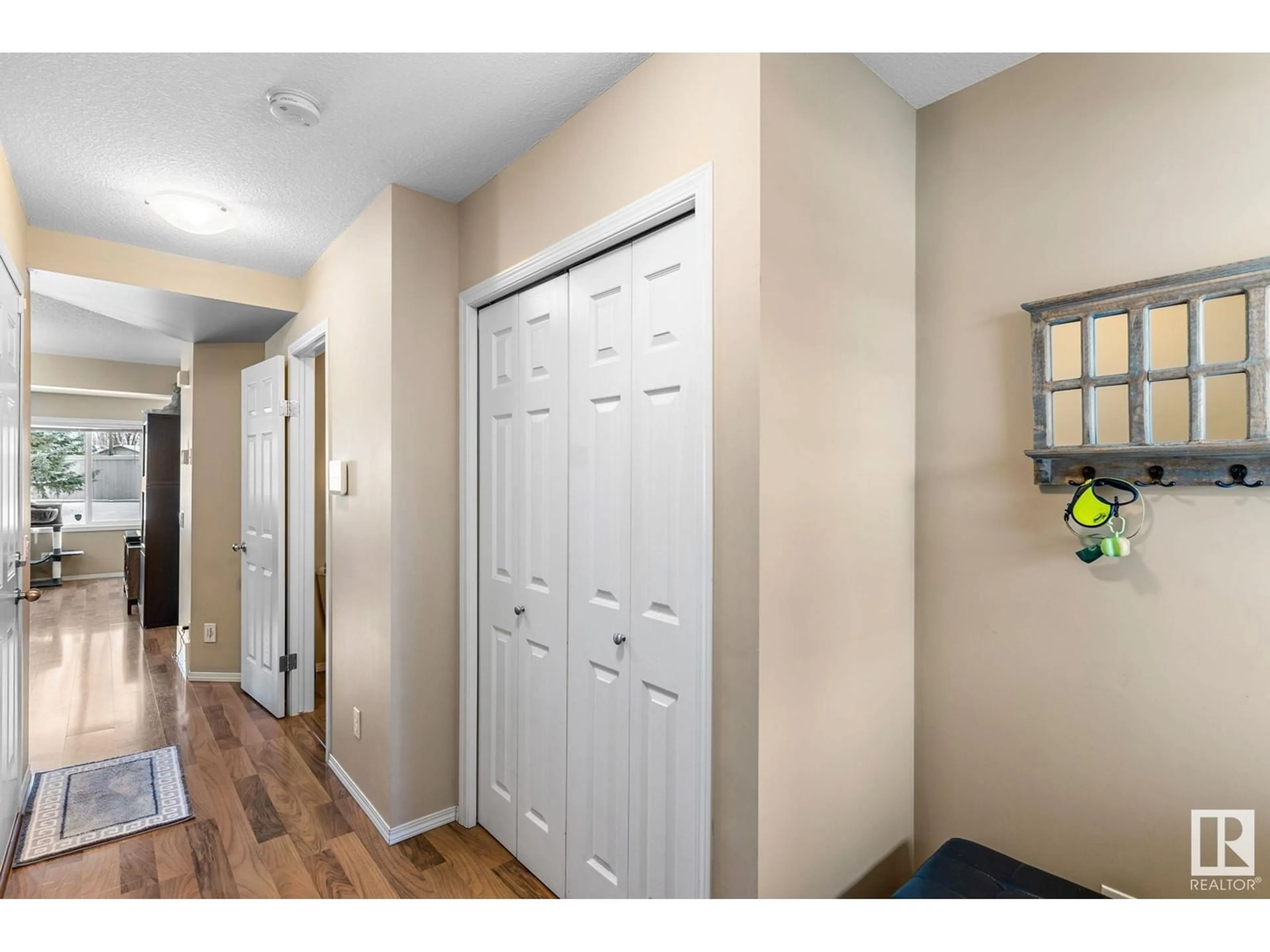 Indoor entryway for #15 2816 34 AV NW, Edmonton Alberta T6T2B4